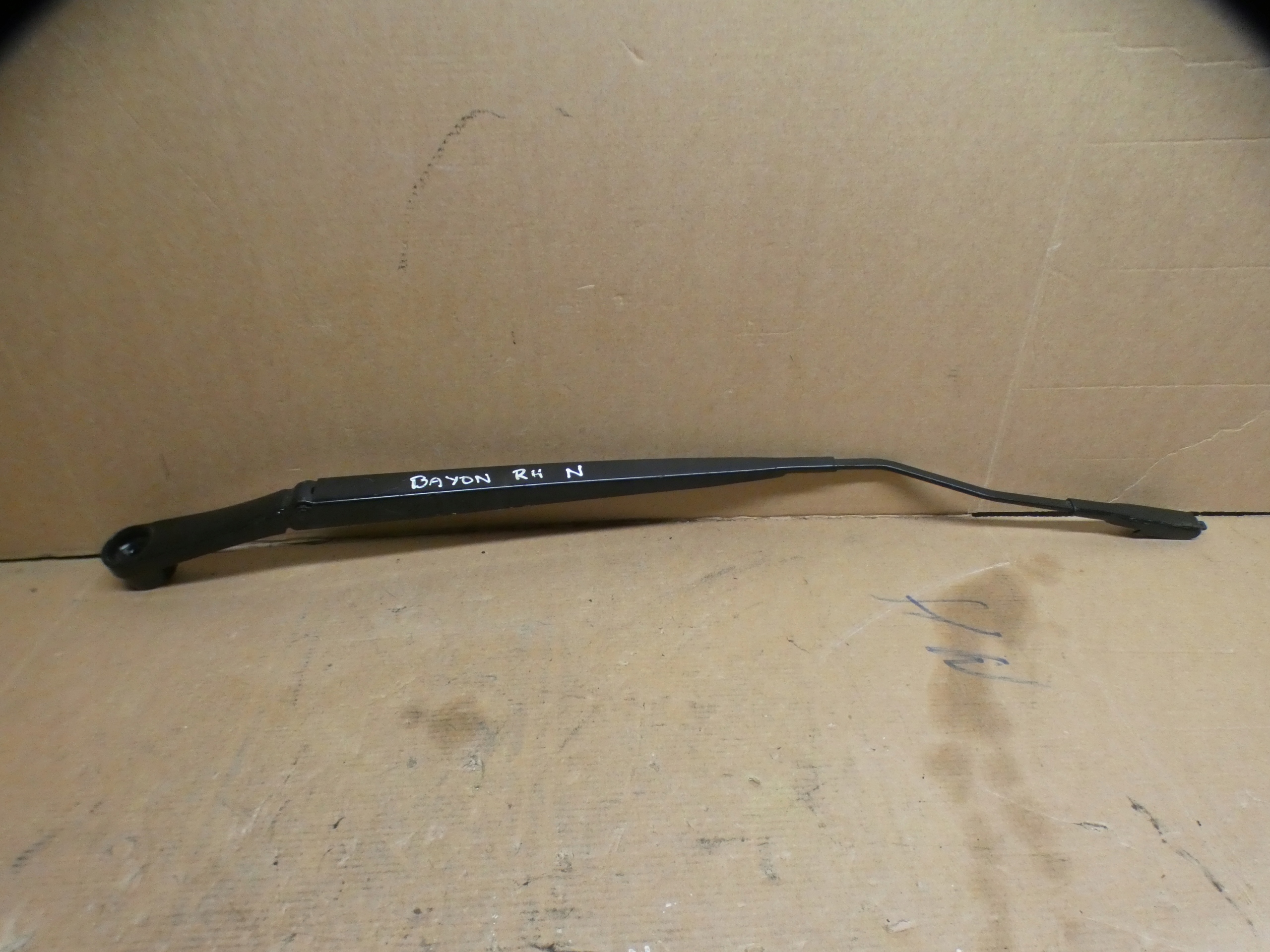 Hyundai Bayon wischerarm 98320-00000
