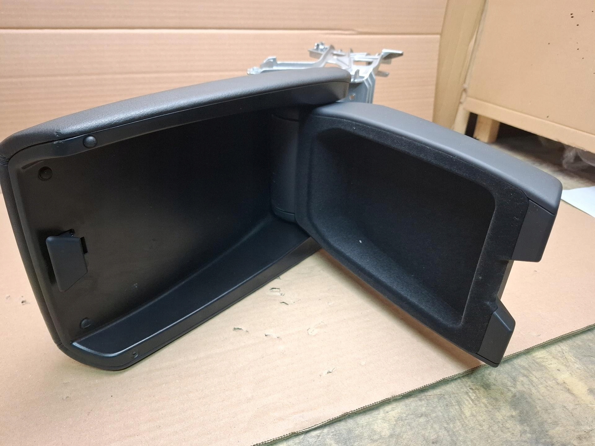 bracciolo tunelu srodkowego Audi A6 C7 2012