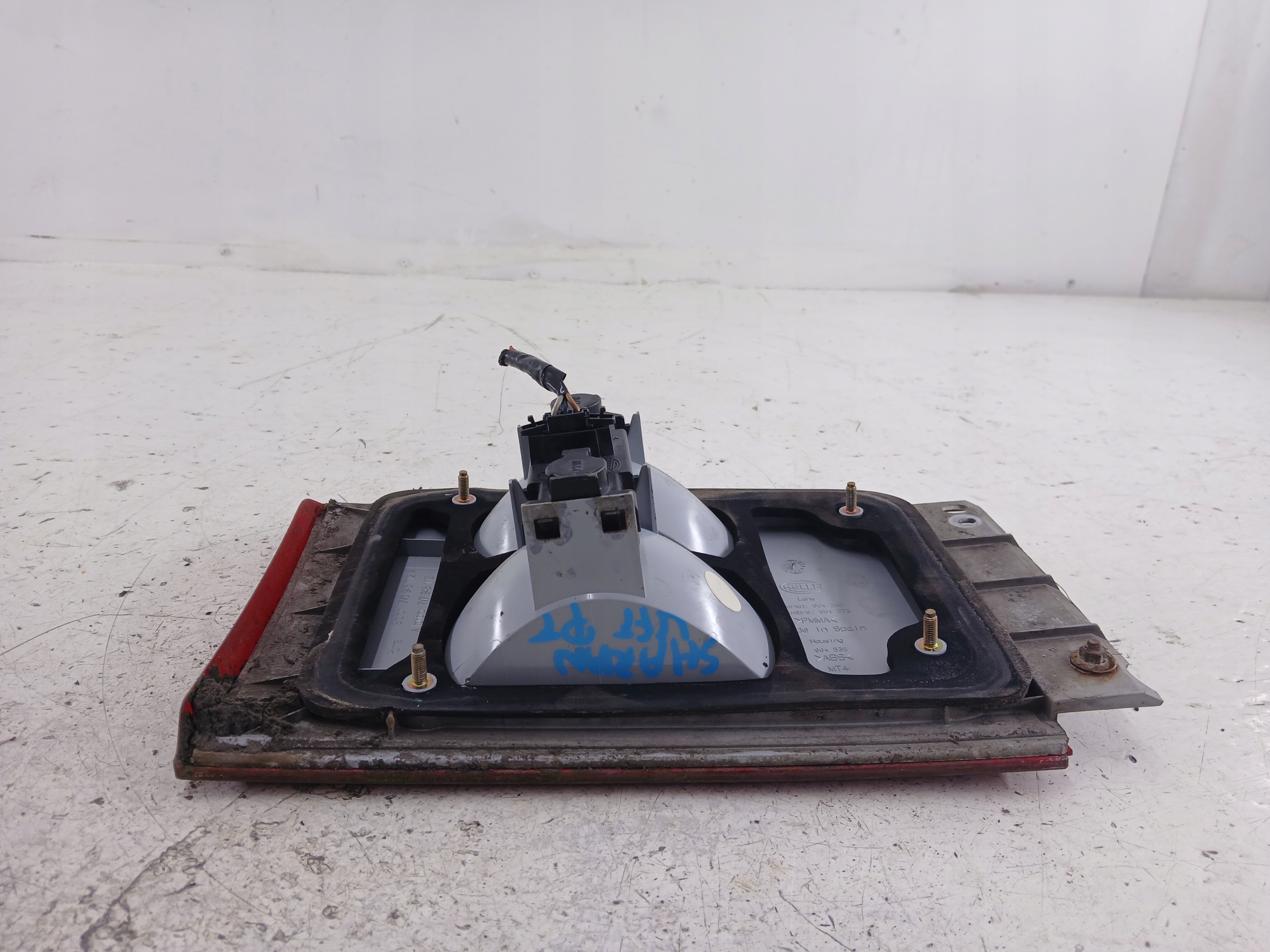 VW SHARAN and LIFT light right rear part trunk door cap