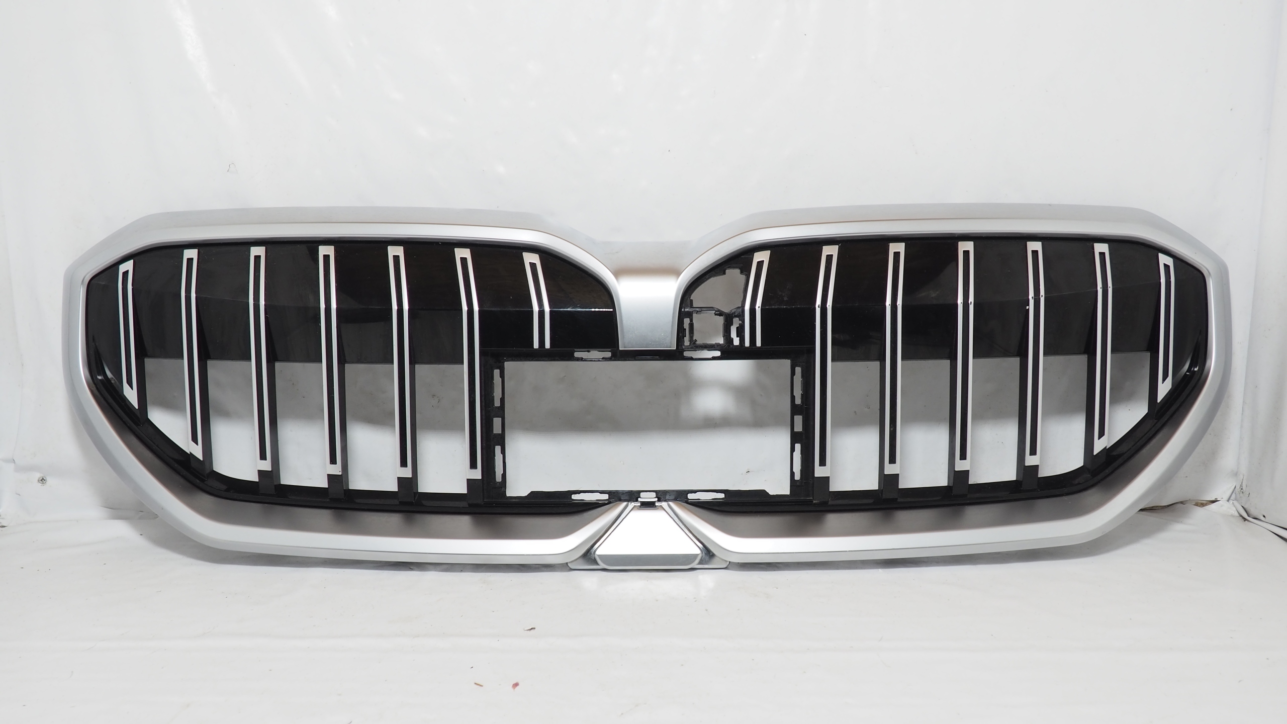BMW 5 G60 G61 grill grille radiator 5A017A9
