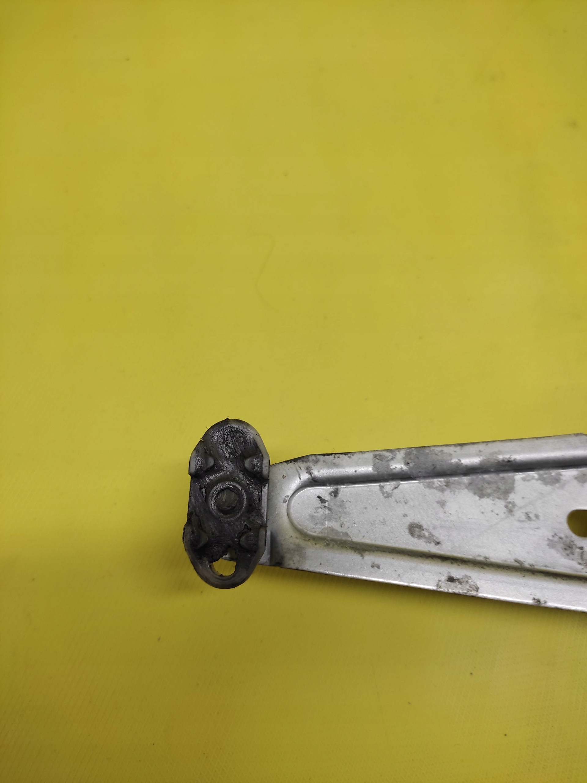 OPEL MERIVA A window regulator right front 93362662