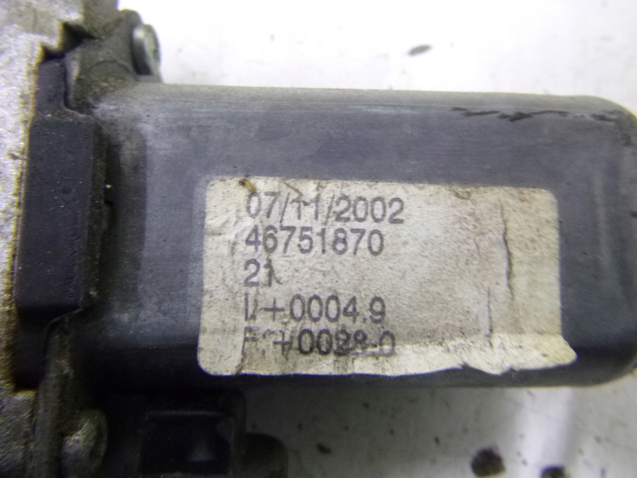 mécanisme vitre avant droit Alfa Romeo 147 46751870