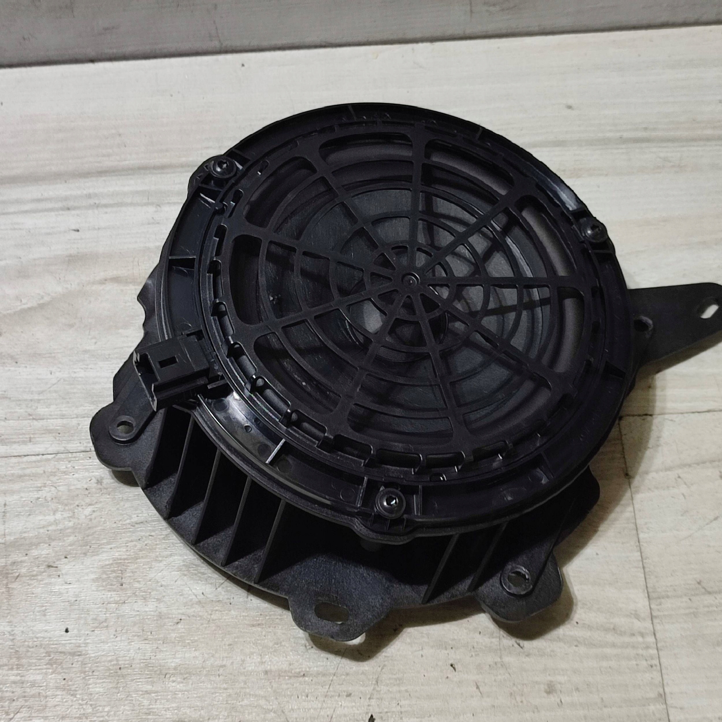 speaker door przednich front side right Opel Corsa F 9823207580