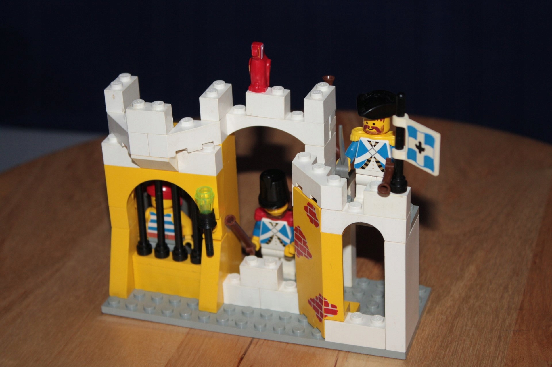 Lego Pirates 6259 Imperialne umocnienie z więzieniem