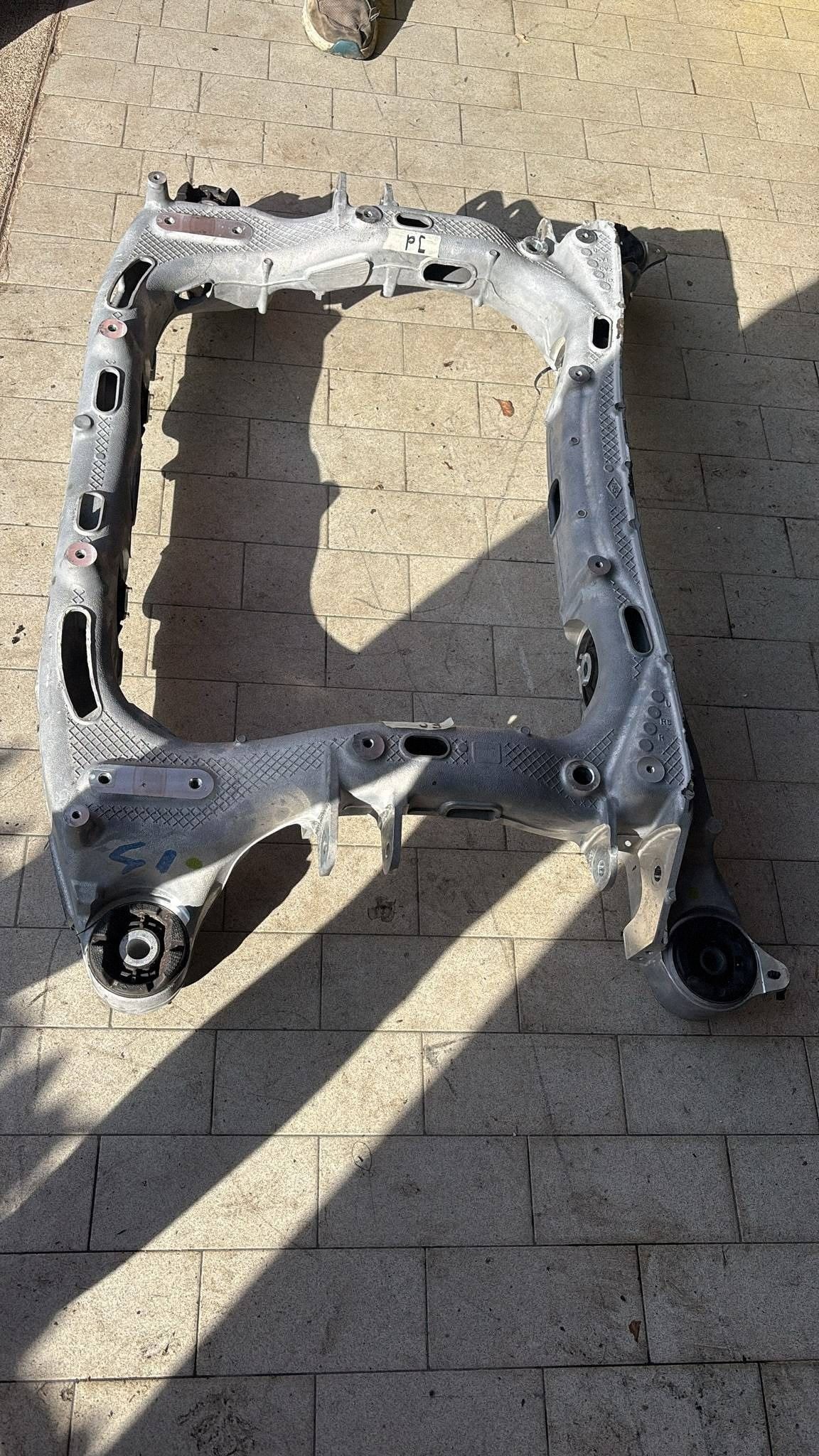 axle beam rear. subframe Alpine A390 554017954R