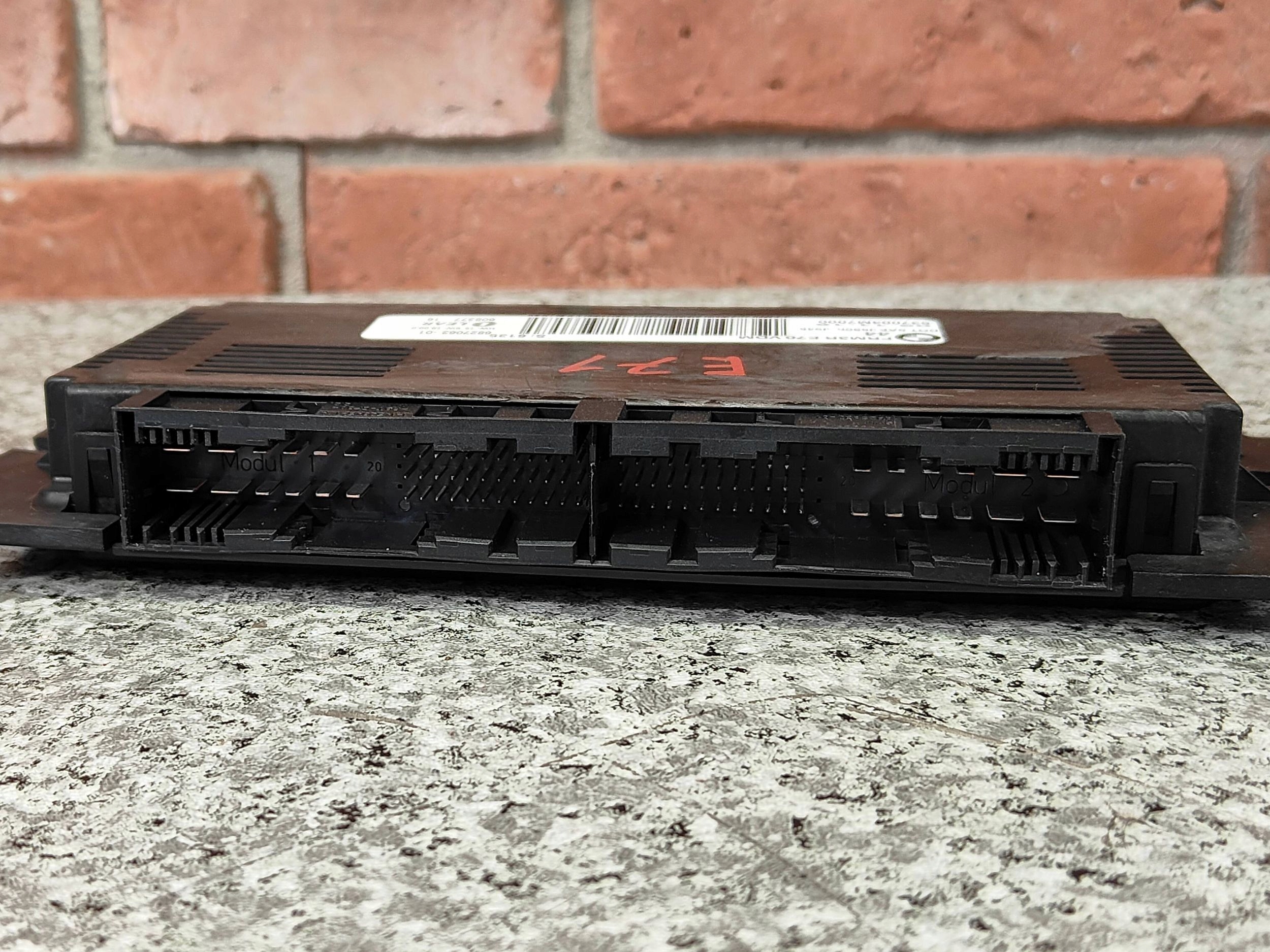 BMW E70 X5 E71 X6 MODUŁ STEROWNIK ŚWIATEŁ FRM 3 6827063 Typ samochodu 4x4/SUV