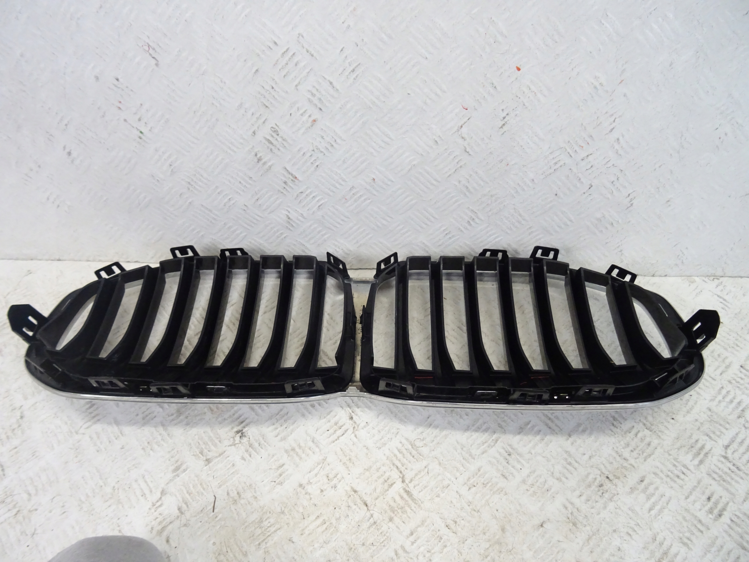front PREKLADgrill front front kidney grilles BMW 1 F40 7450957