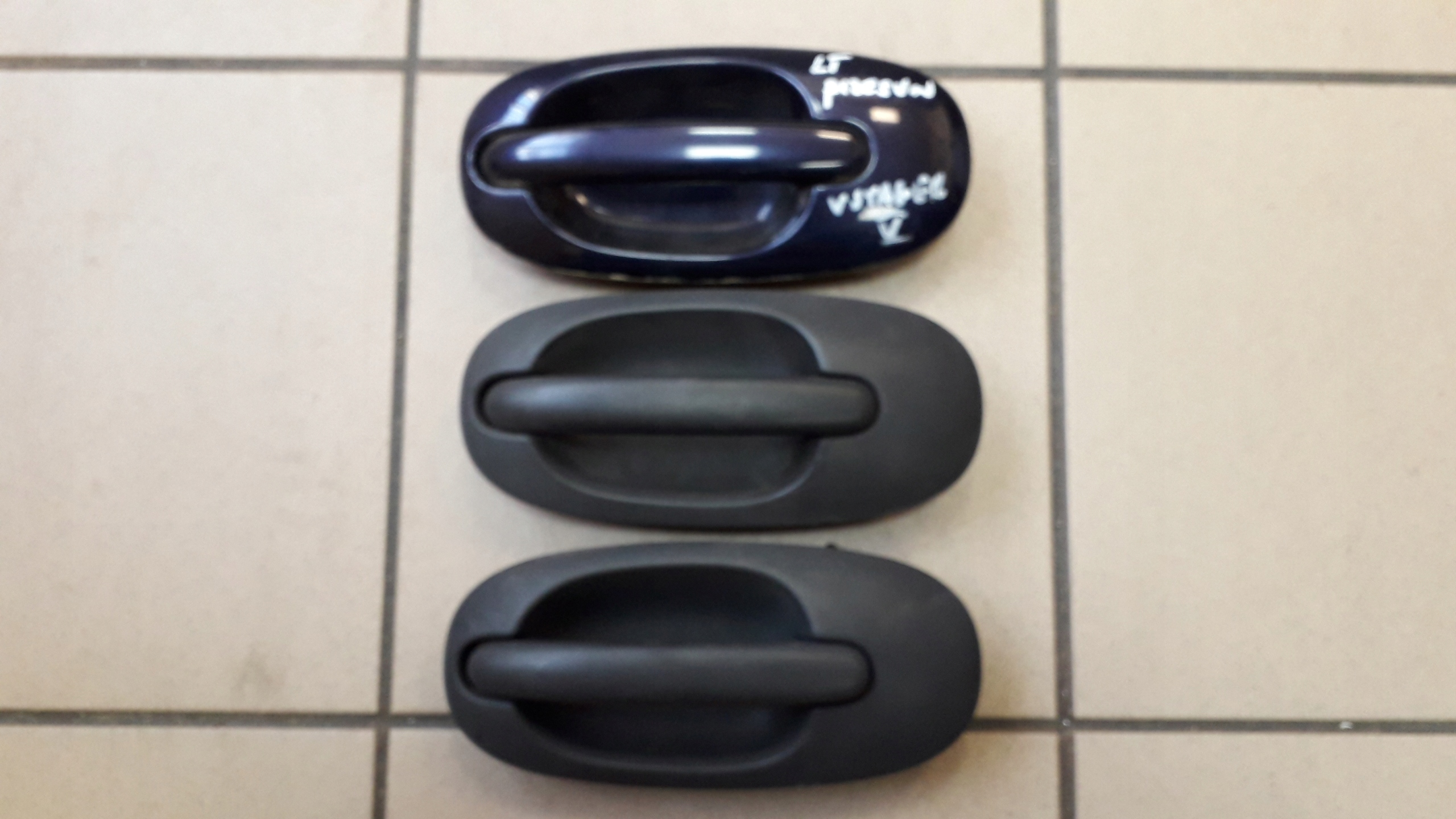 CHRYSLER VOYAGER i GRAND 95-00 KLAMKA LEWA TYLNA