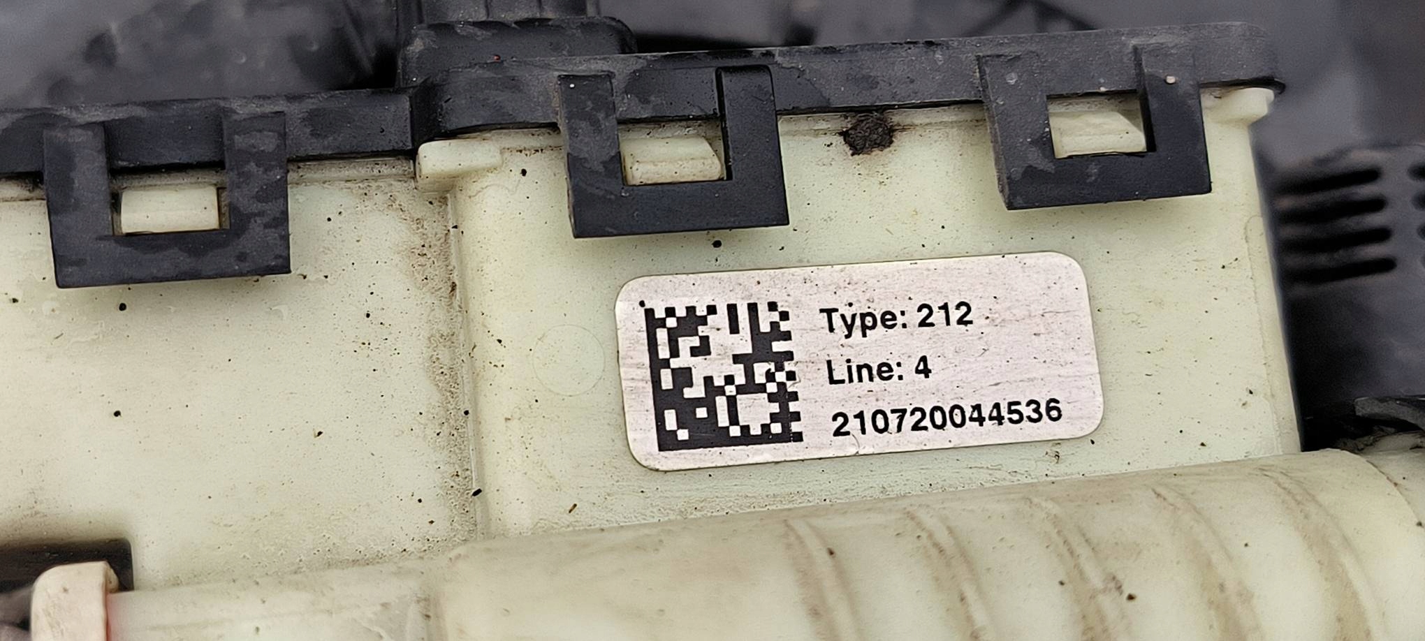 ZBIORNIK ADBLUE 5801761617 IVECO DAILY 35S18 2017 Jakość części (zgodnie z GVO) O - oryginał z logo producenta pojazdu (OE)