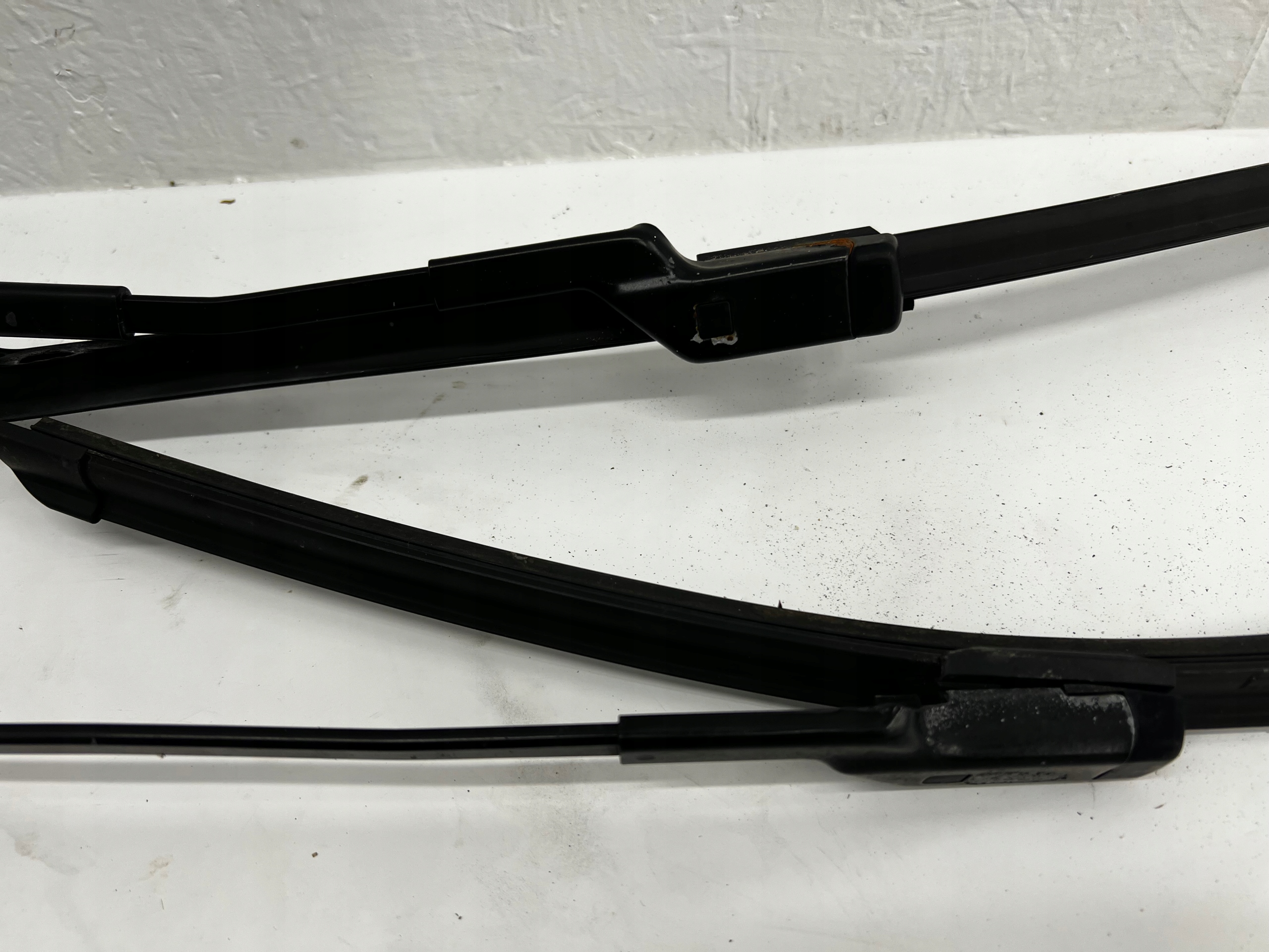 wiper arms left right KOMPLET VW PASSAT B7 3C1955409C 3C1955410B