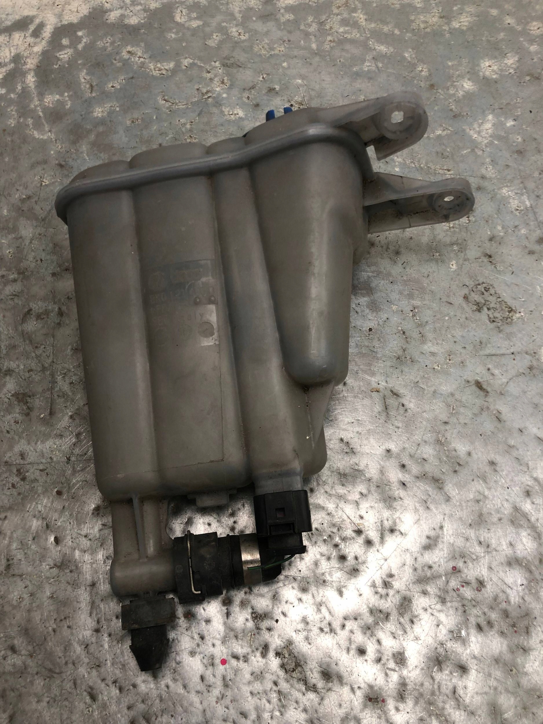 Réservoir eau AUDI A4 B8 A5 8K0121403Q