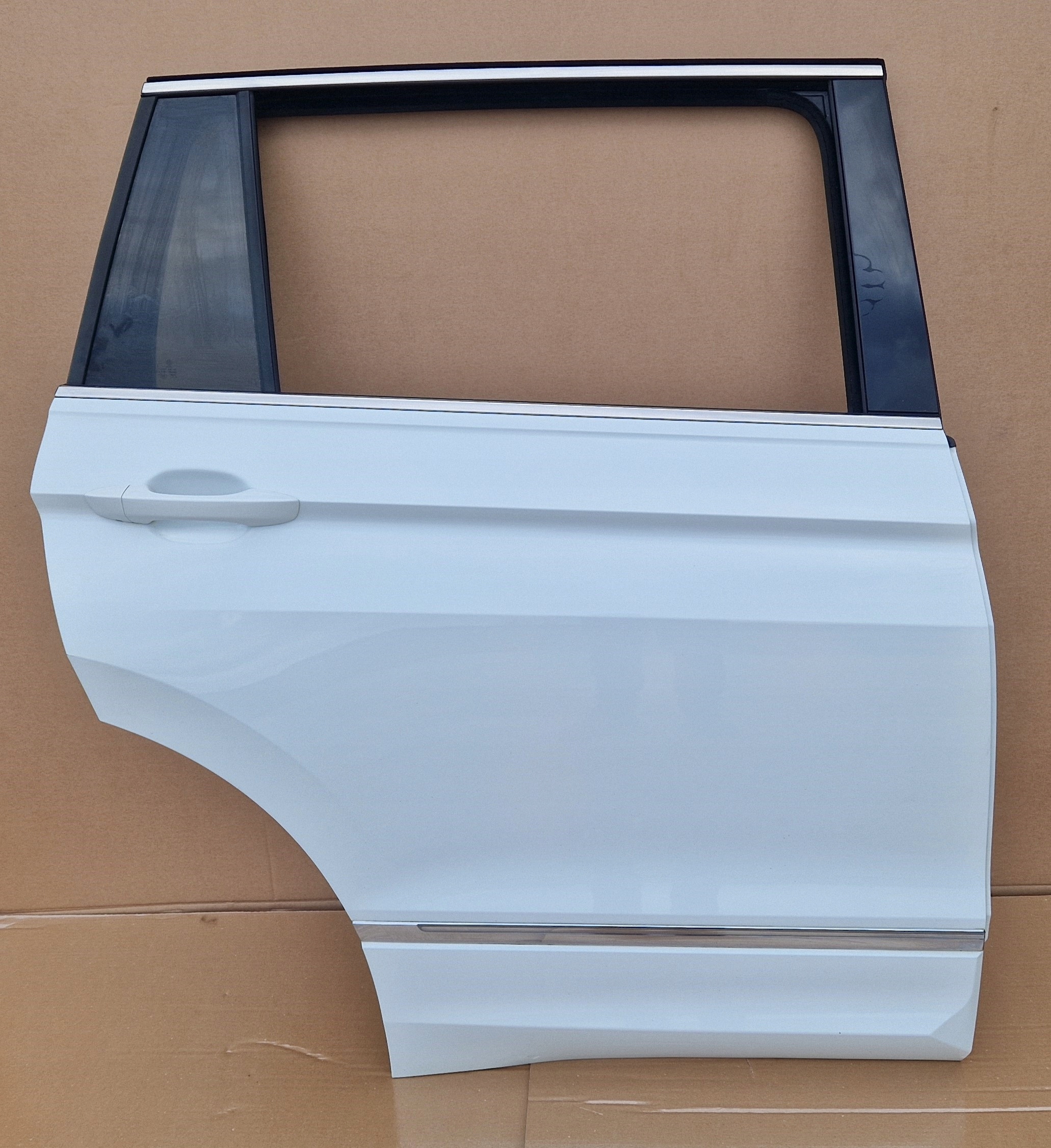 DRZWI VW TIGUAN ALLSPACE 2016-2024 W KOLOR LC9A ORYGINAŁ IDEAŁ