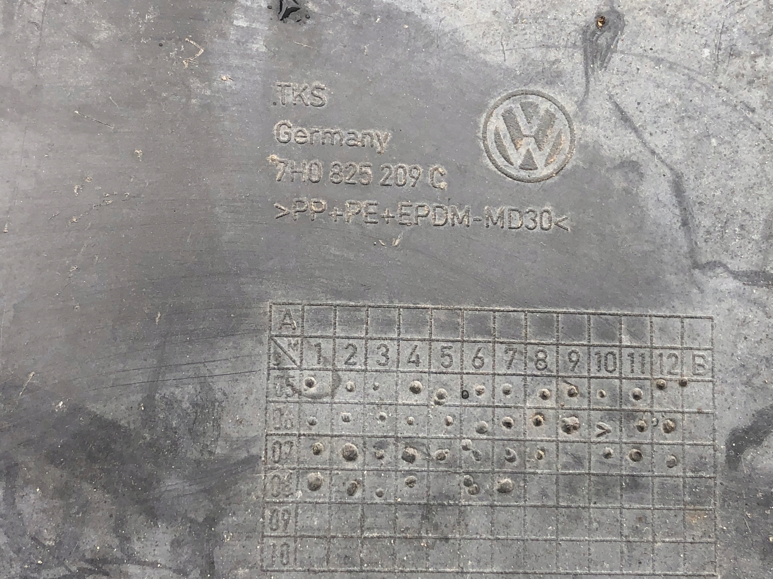 cover chassis VW T5 7H0825209C