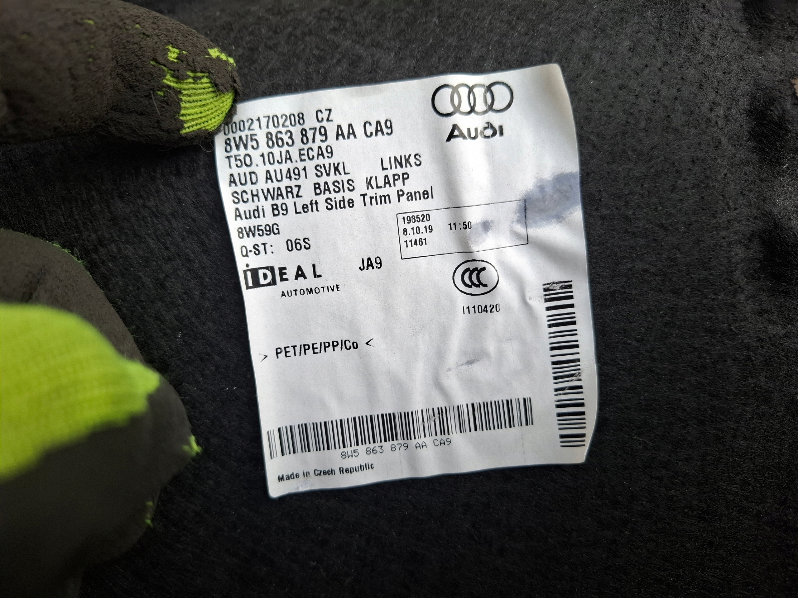 AUDI A4 B9 sedan boot upholstery left