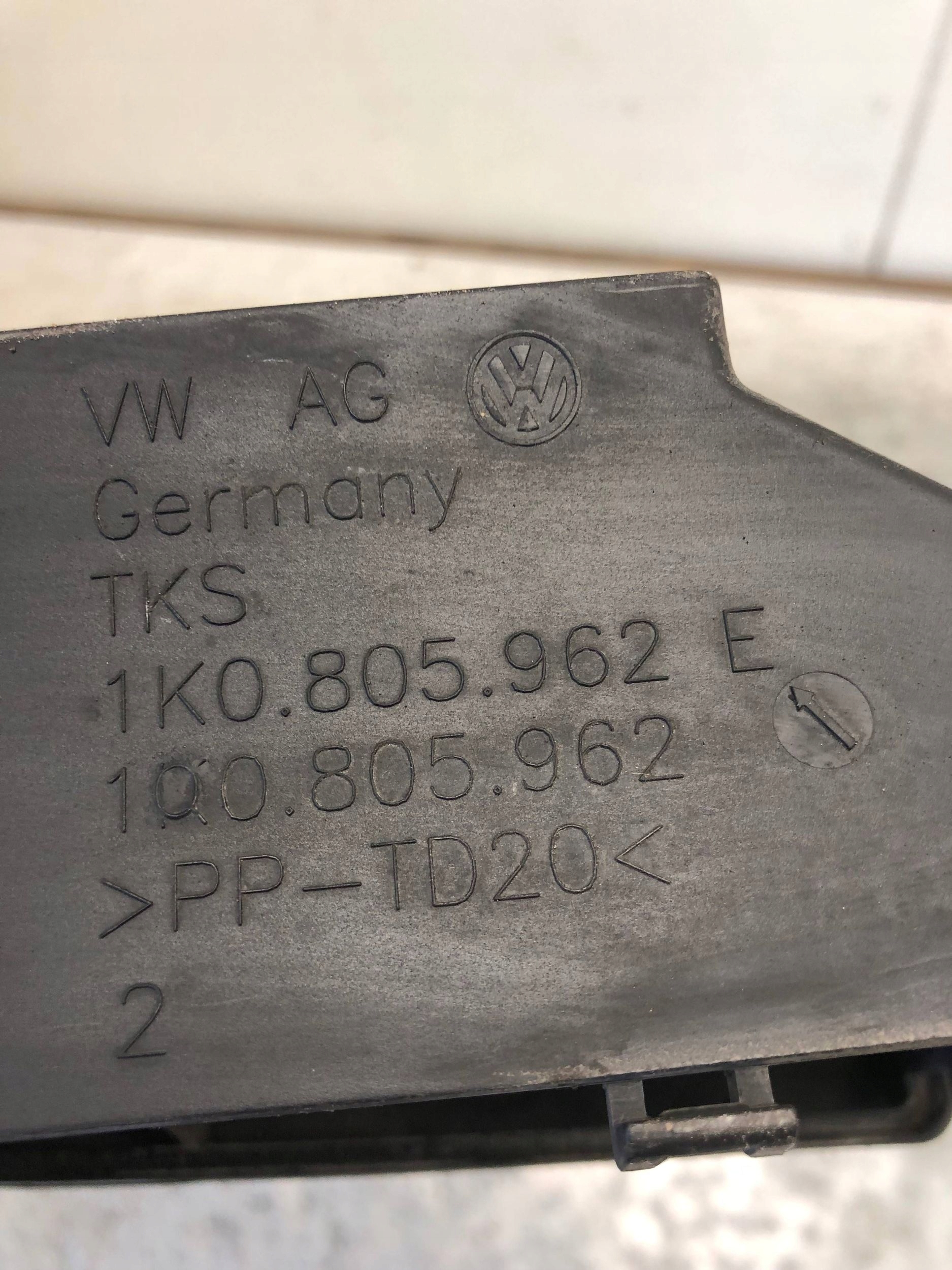 air hose VW TOURAN and LIFT 1K0805962E