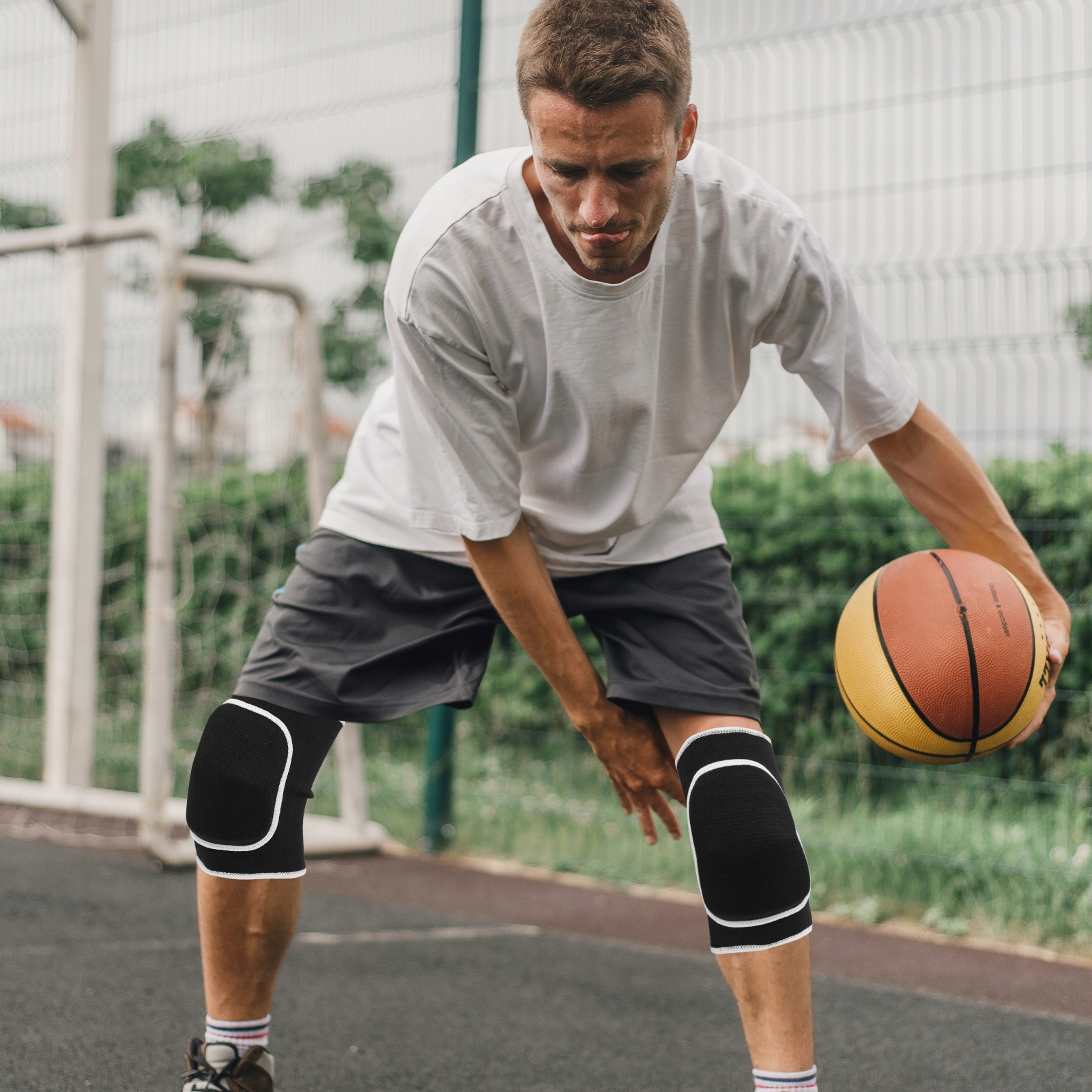 OCHRANIACZE NAKOLANNIKÓW PRACUJĄ W PIŁCE SIATKOWEJ DOROSŁYCH Rozmiar niestandardowy