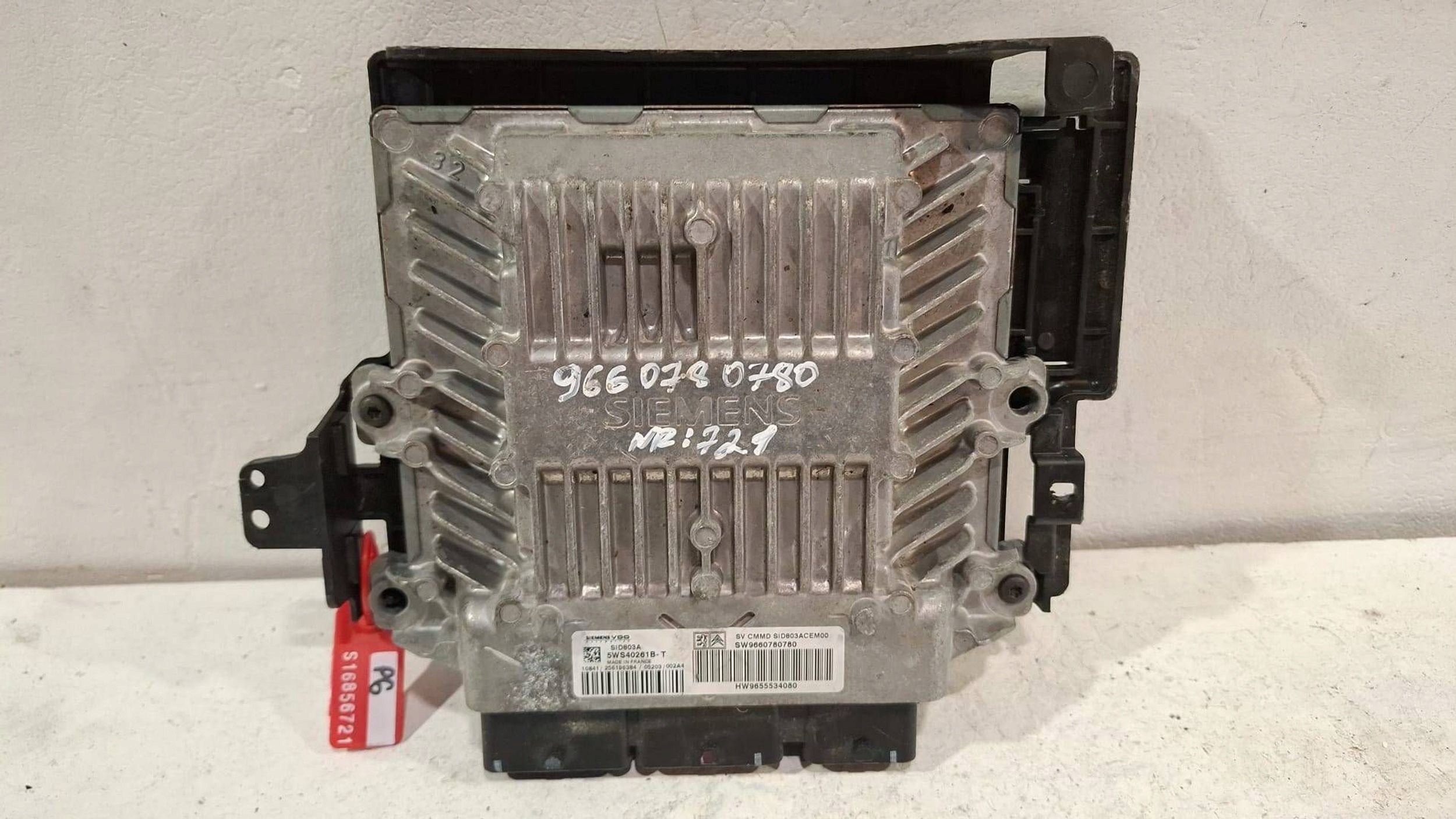 control unit of the engine computer 5WS40261B-T Citroen Peugeot 2.0 HDI