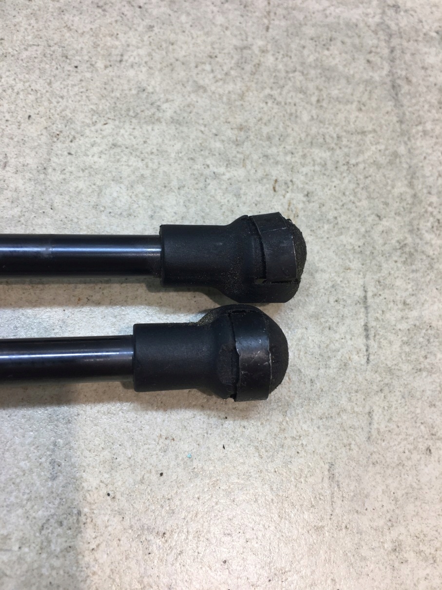 damper bonnet boot AUDI A3 8L FL 5D