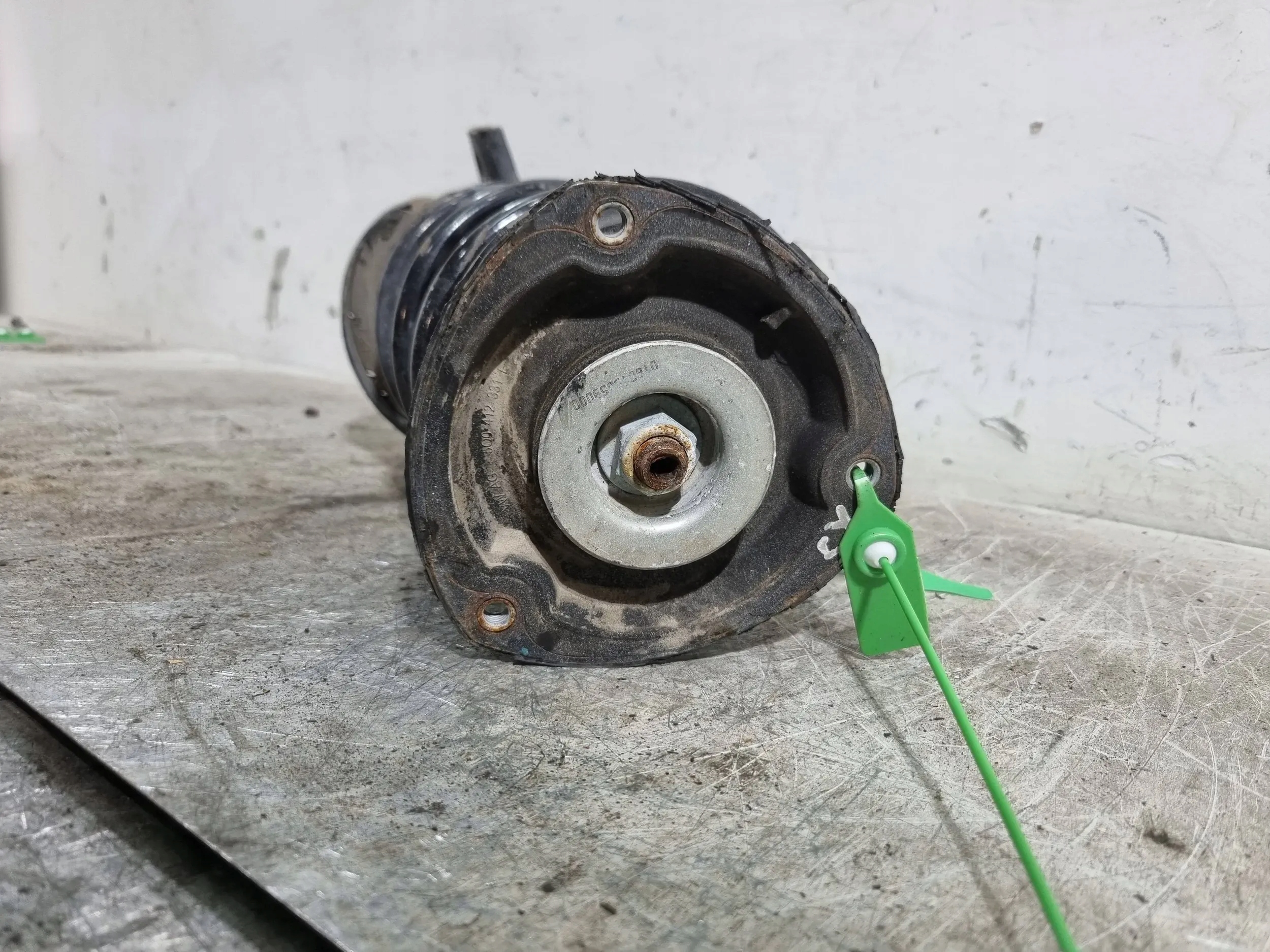 shock absorber left front 5Q0413023FH VW GOLF VII AUDI A3 8V OCTAVIA III