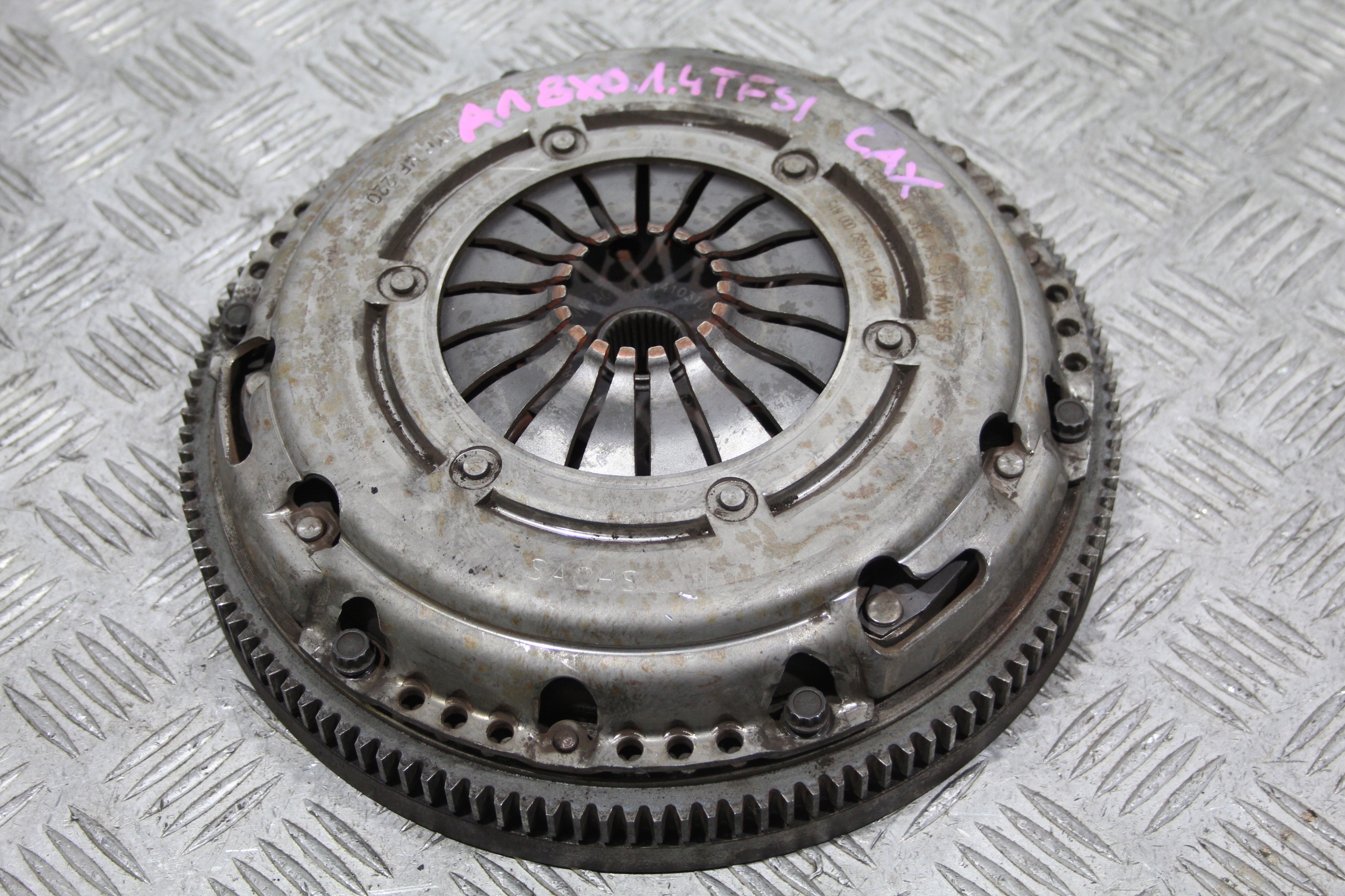 EMBRAYAGE DE PRESSION DISQUE AUDI A1 8X0 8X 03C141025J