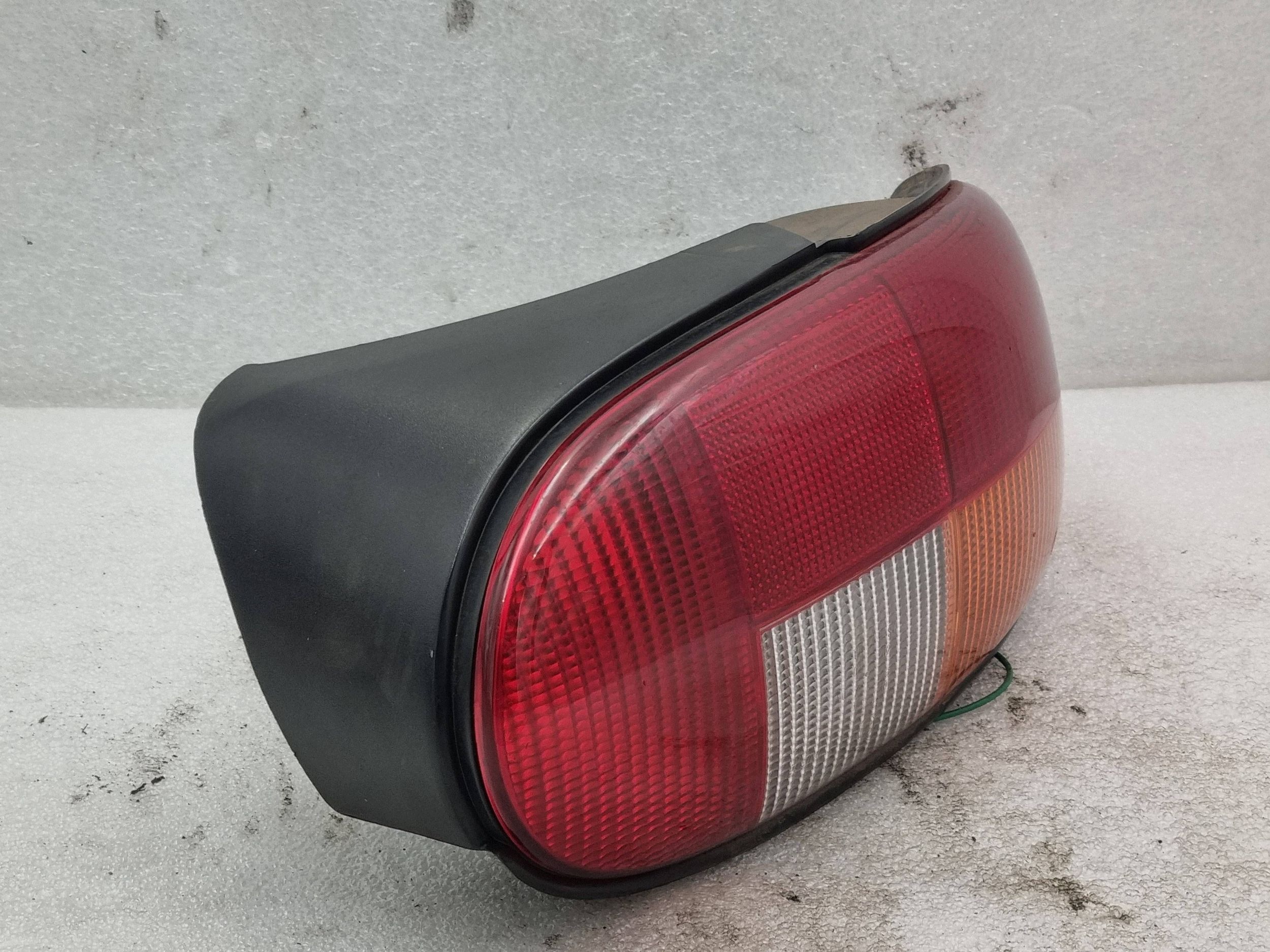 light rear rear part side right Chrysler Stratus and CABRIO 5303282AD