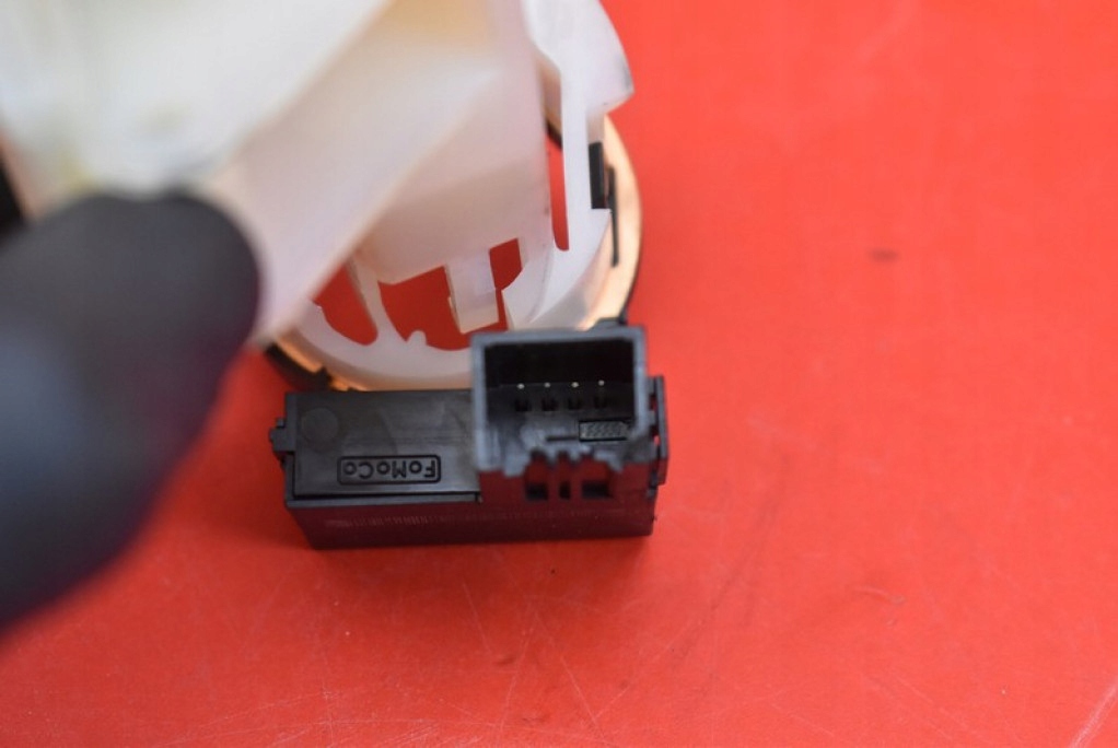 ignition key button 7S7T-19H386-DA FORD FOCUS MK3 2.0 TDCI 140 KM