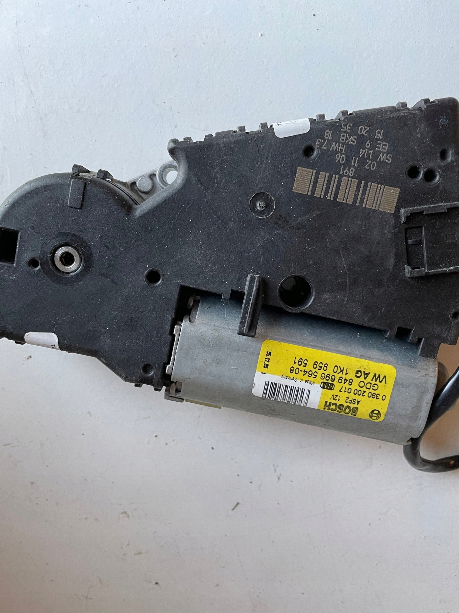 VW GOLF PASSAT SILNICZEK SZYBERDACHU 1K0959591