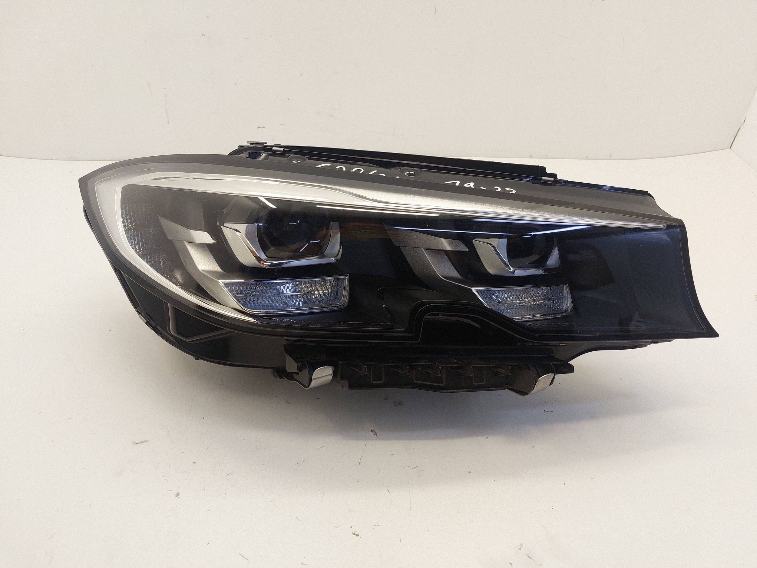 BMW G20 G21 18r> light front right FULL LED 5A1DB38 EUROPA