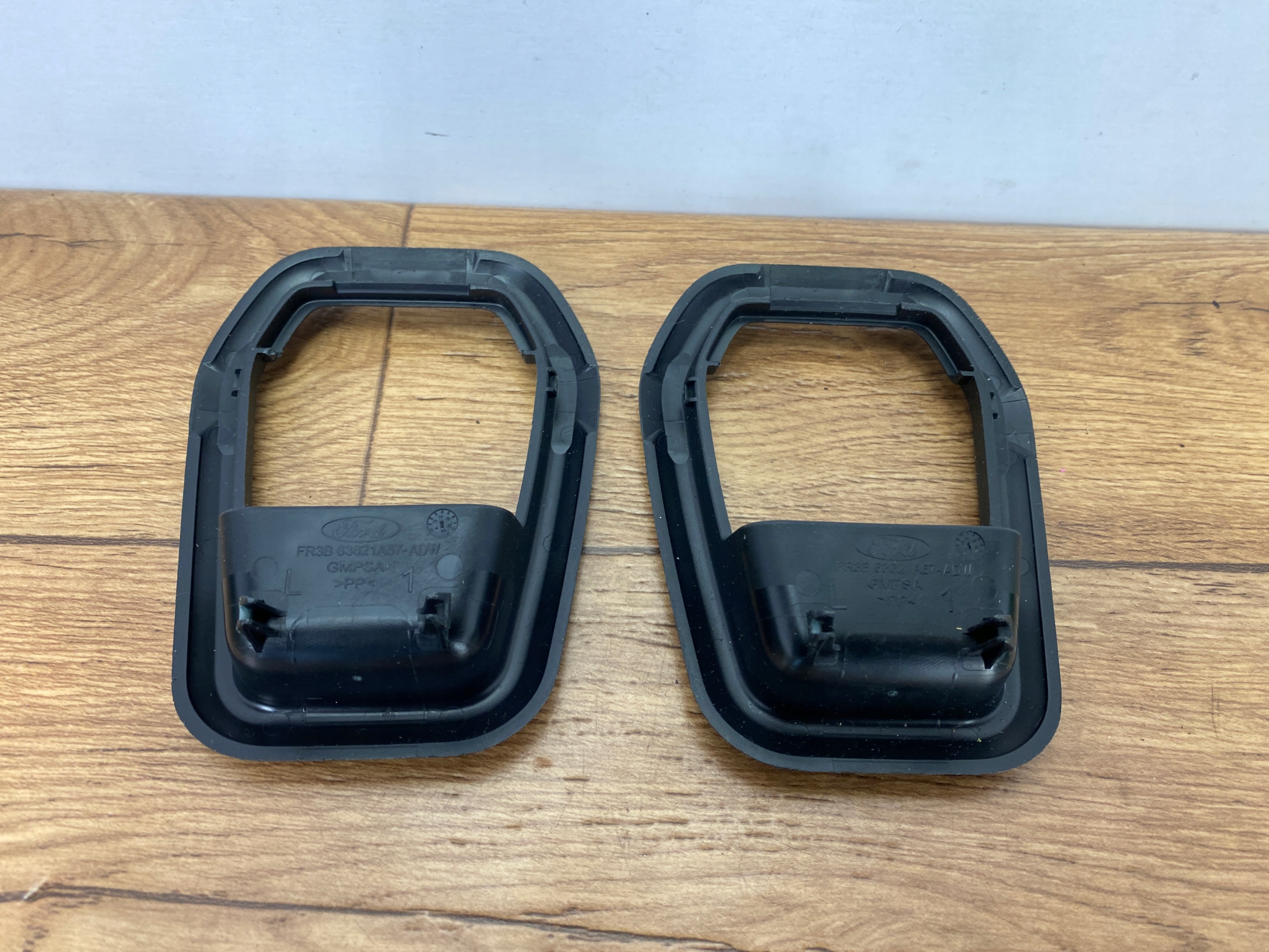 plastic bracket handles seat Ford Mustang VI 2015+