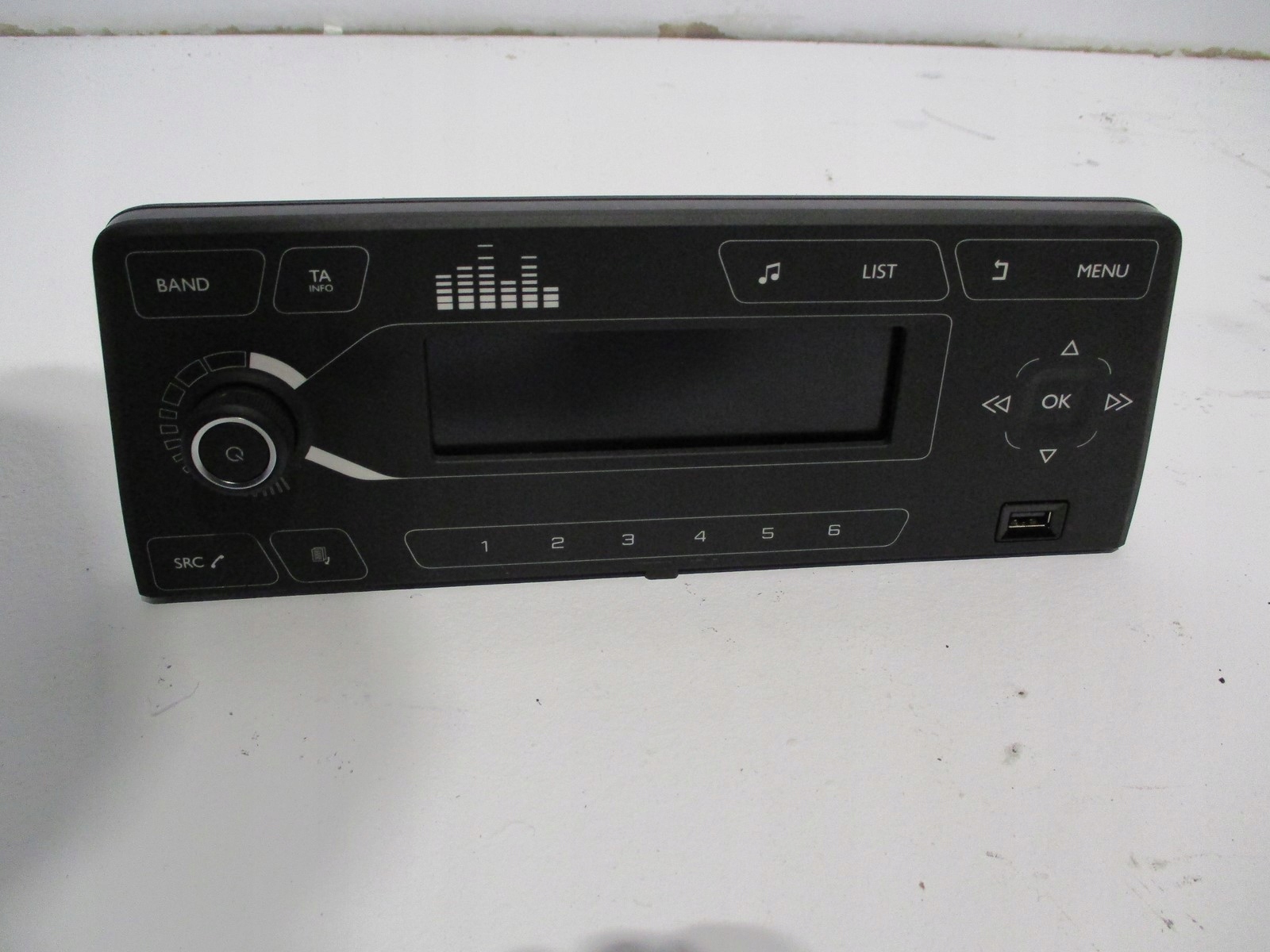 ПАНЕЛЬ РАДИОПРИЕМНИКА CITROEN BERLINGO IV 4390160113