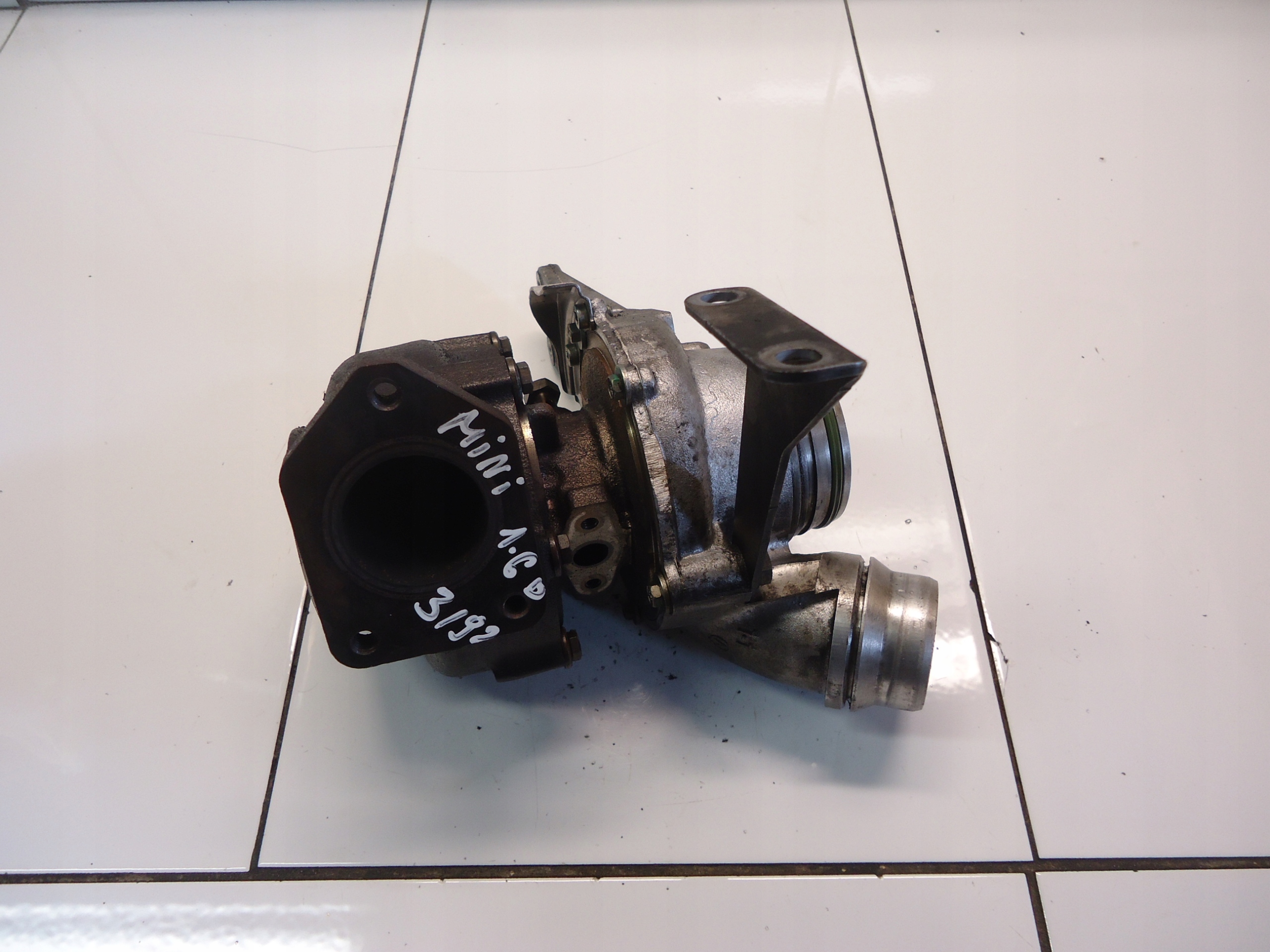 MINI COOPER 1.6D turbo 8512379