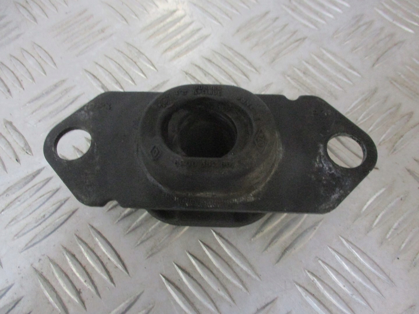 renault oe 8200352861 лапа подушка Двигателя