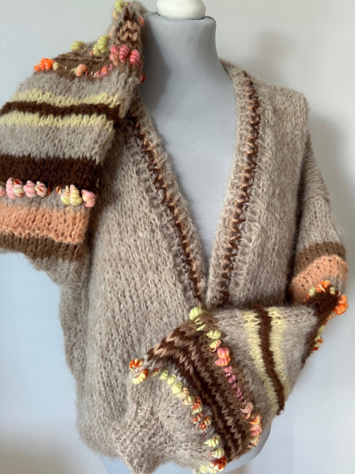 Kardigan MelArt béžový handmade