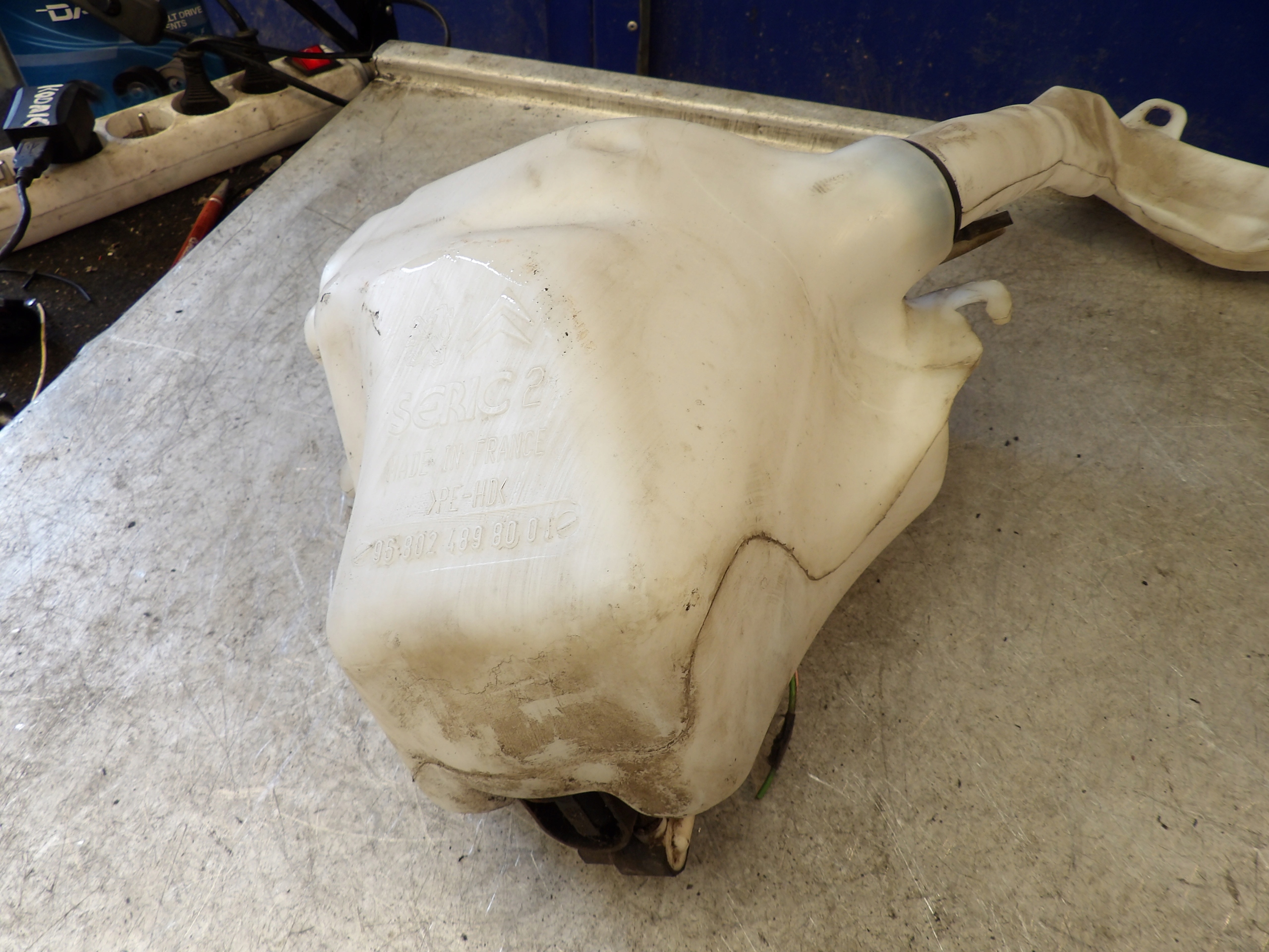 Citroen C2 washer fluid tank 968024898001