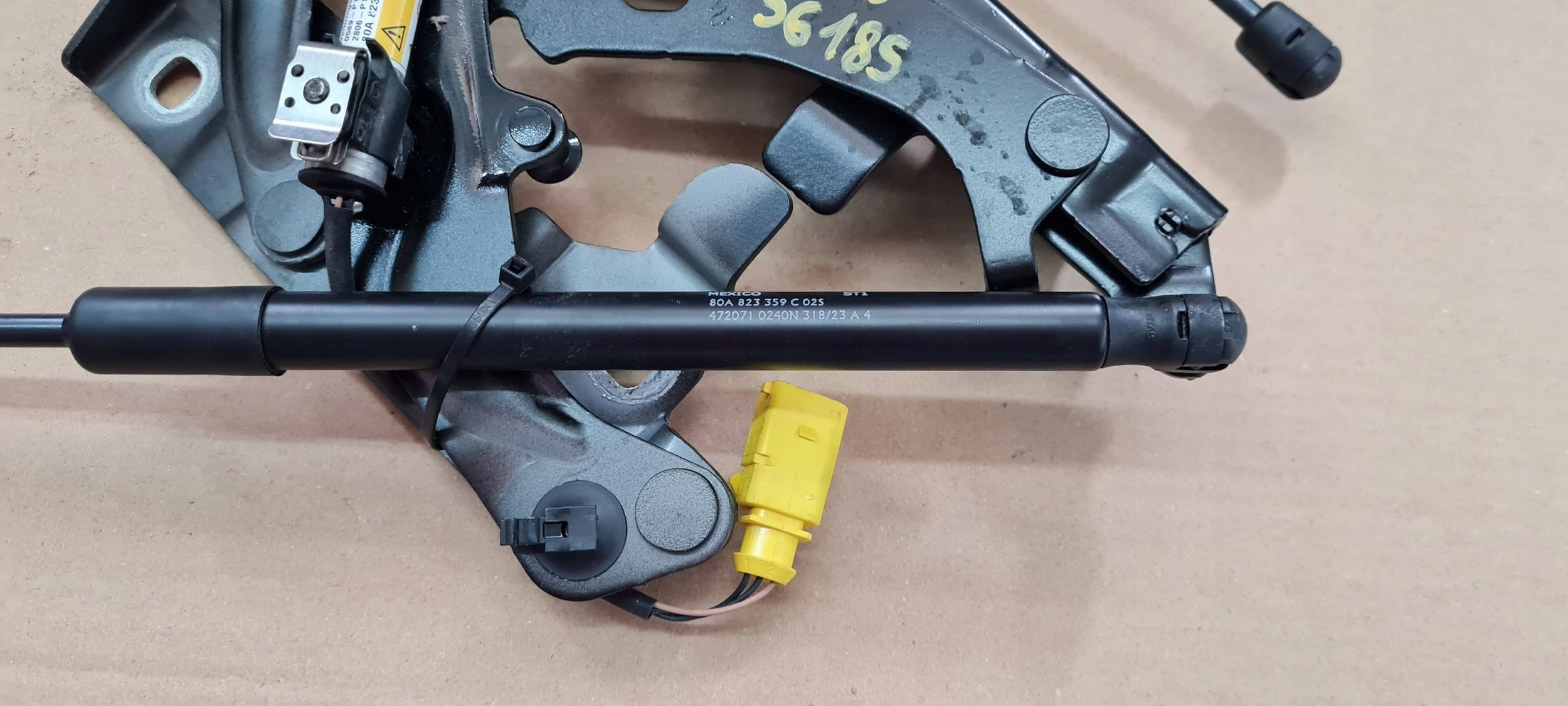 SQ5 80A Q5 LIFT hinge bonnet hinges left right NABOJE LY9T 2X 80A823301D