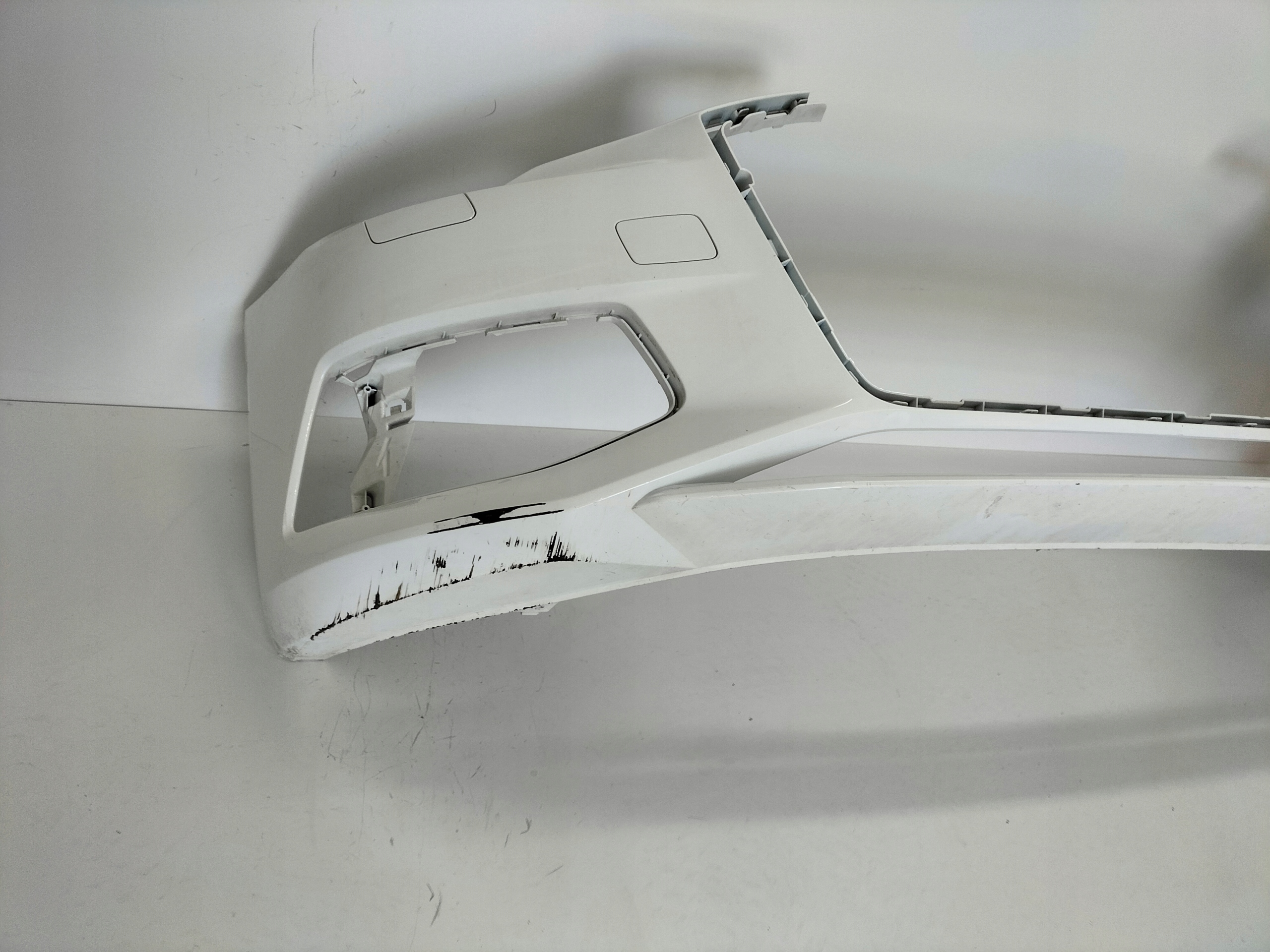 branik prednji prednji dio AUDI A6 C8 18