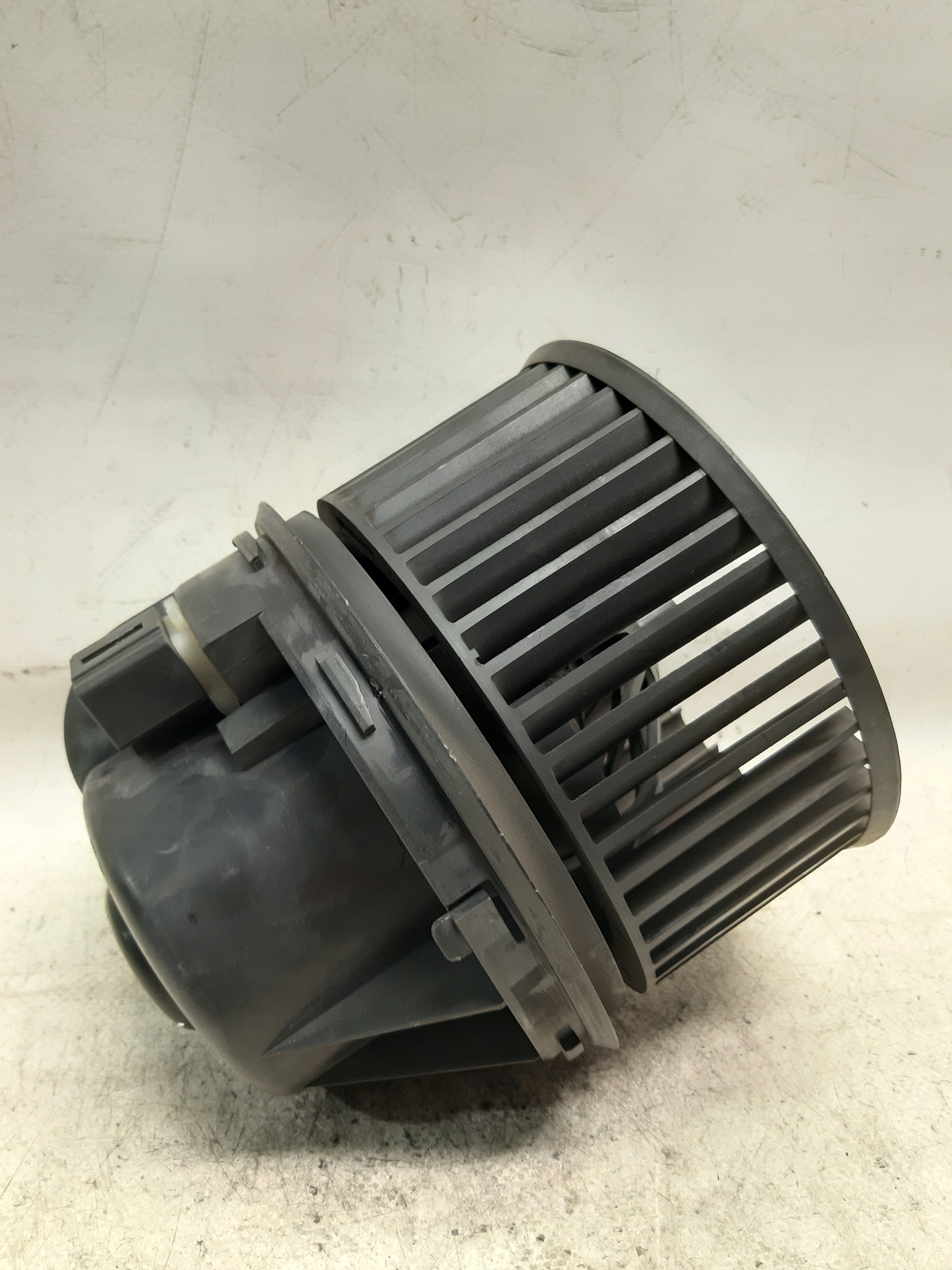 FORD FOCUS C-MAX a 1 tOPENÍ ventilátor klími