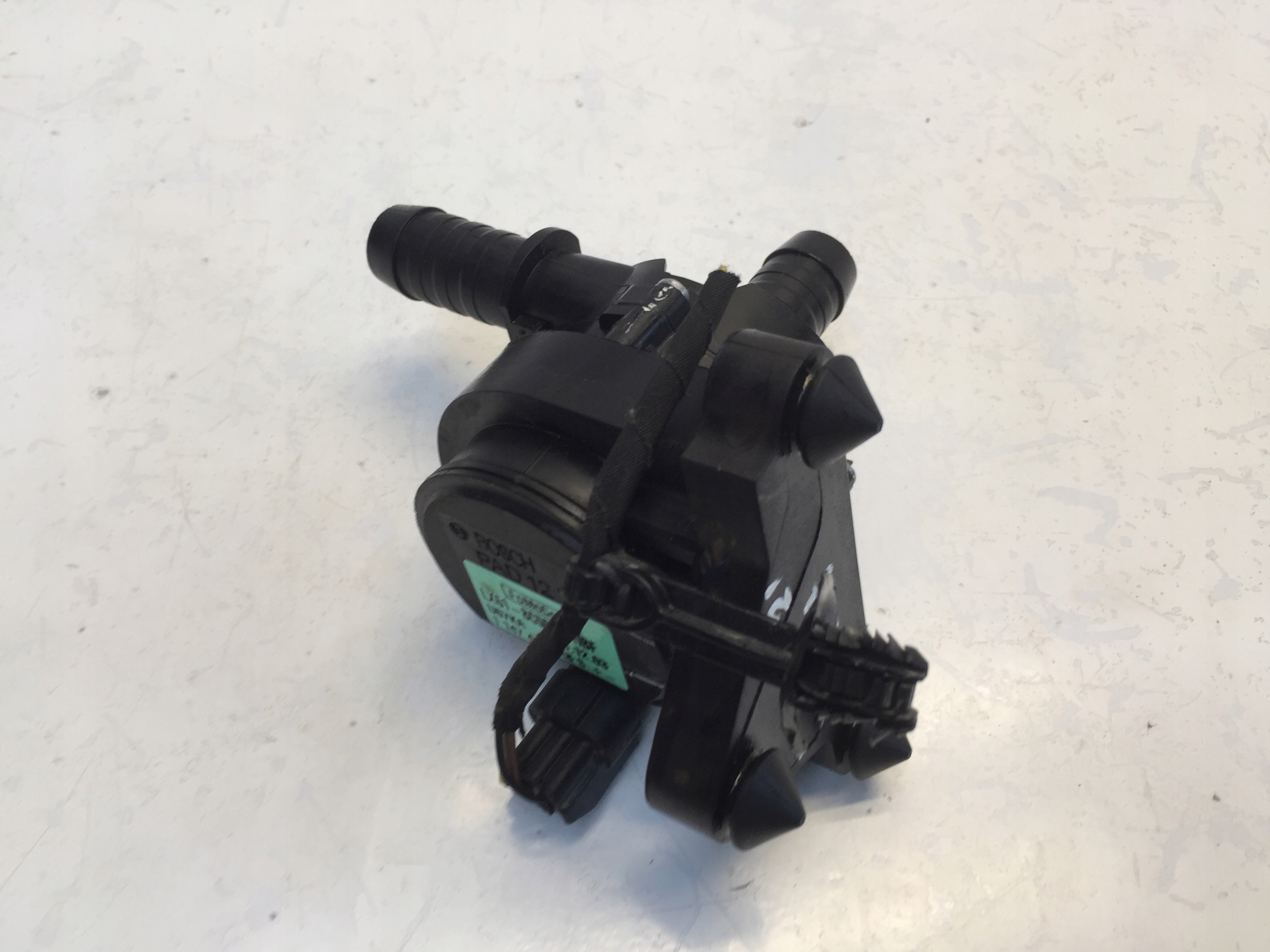 LX61-8C506-HBF - FORD KUGA III MK3 2.5 HYBRID ДОПОЛНИТЕЛЬНЫЙ ВОДЯНОЙ НАСОС