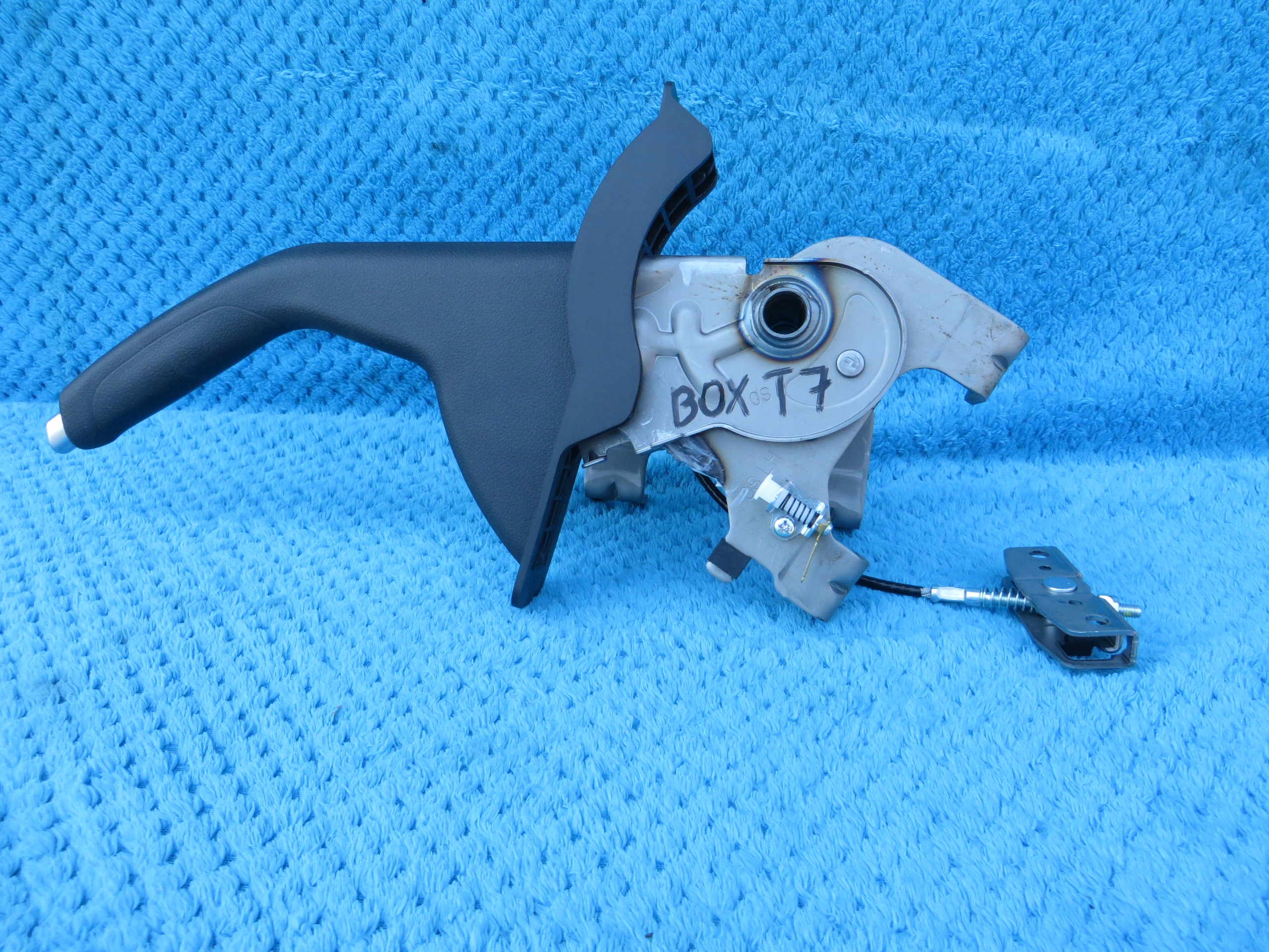 59710-J9050TRY - HYUNDAI KONA РУЧНОЙ ТОРМОЗ СУПЕР СОСТОЯНИЕ ОРИГИНАЛ