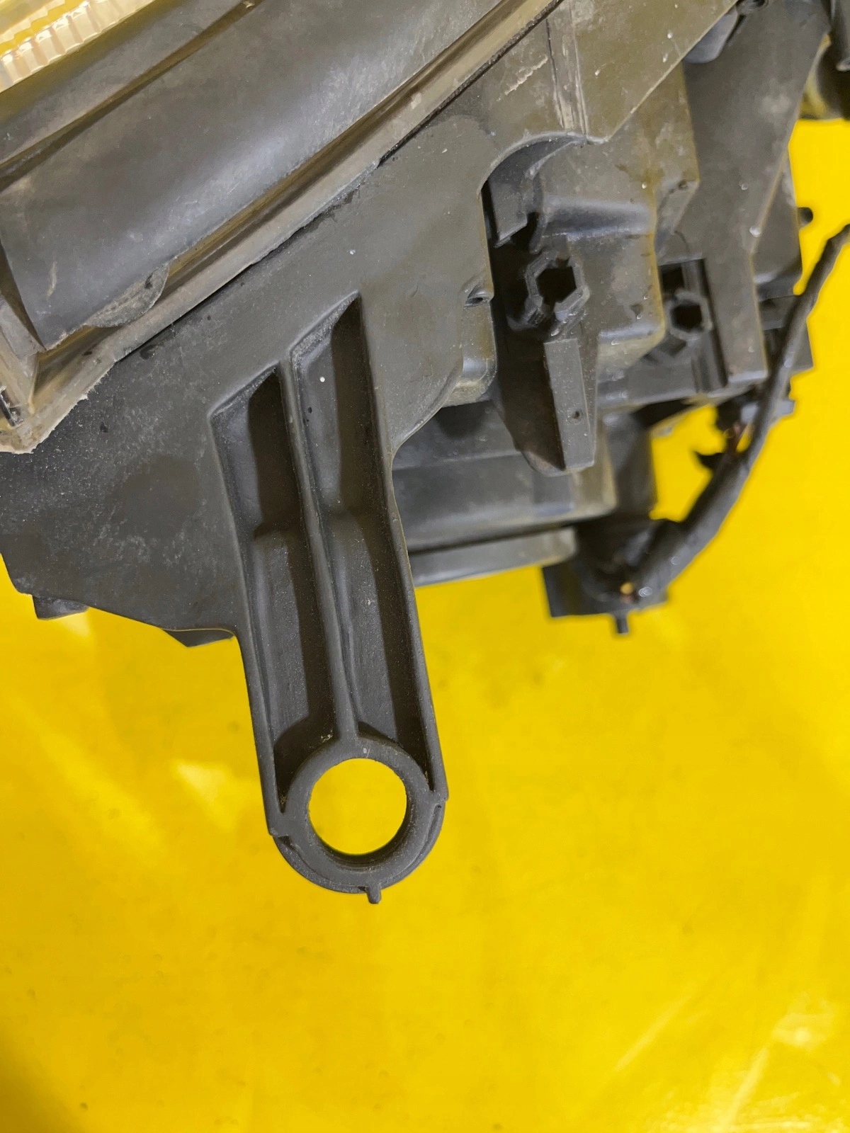 light left Mercedes W210 E-KLASA Xenon A2108200261