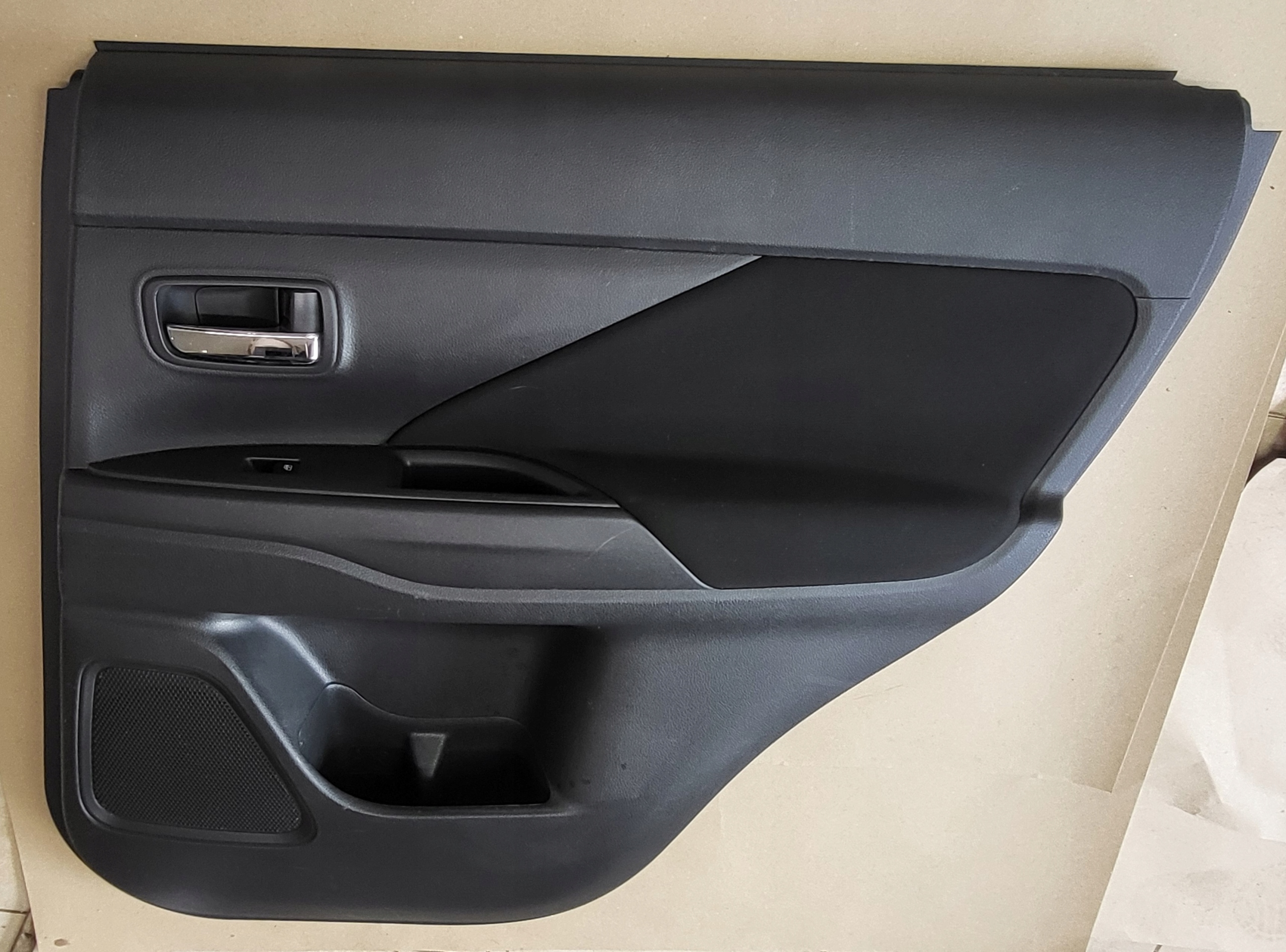 Seite Tür rechts heck MITSUBISHI OUTLANDER III GF 3 OE schwarzer MATERIAL