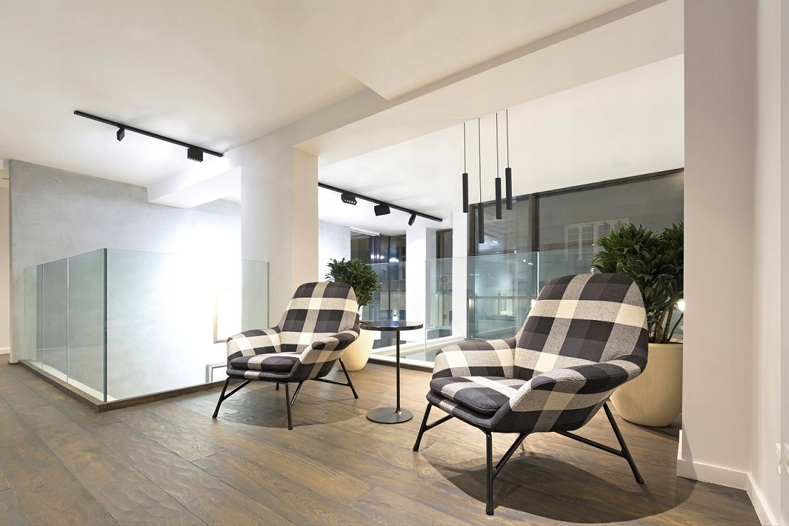 NOWODVORSKI 9452 PROFILE 2m SZYNOPRZEWÓD CZARNY SZYNA PROFILE TRACK BLACK Długość 2 m