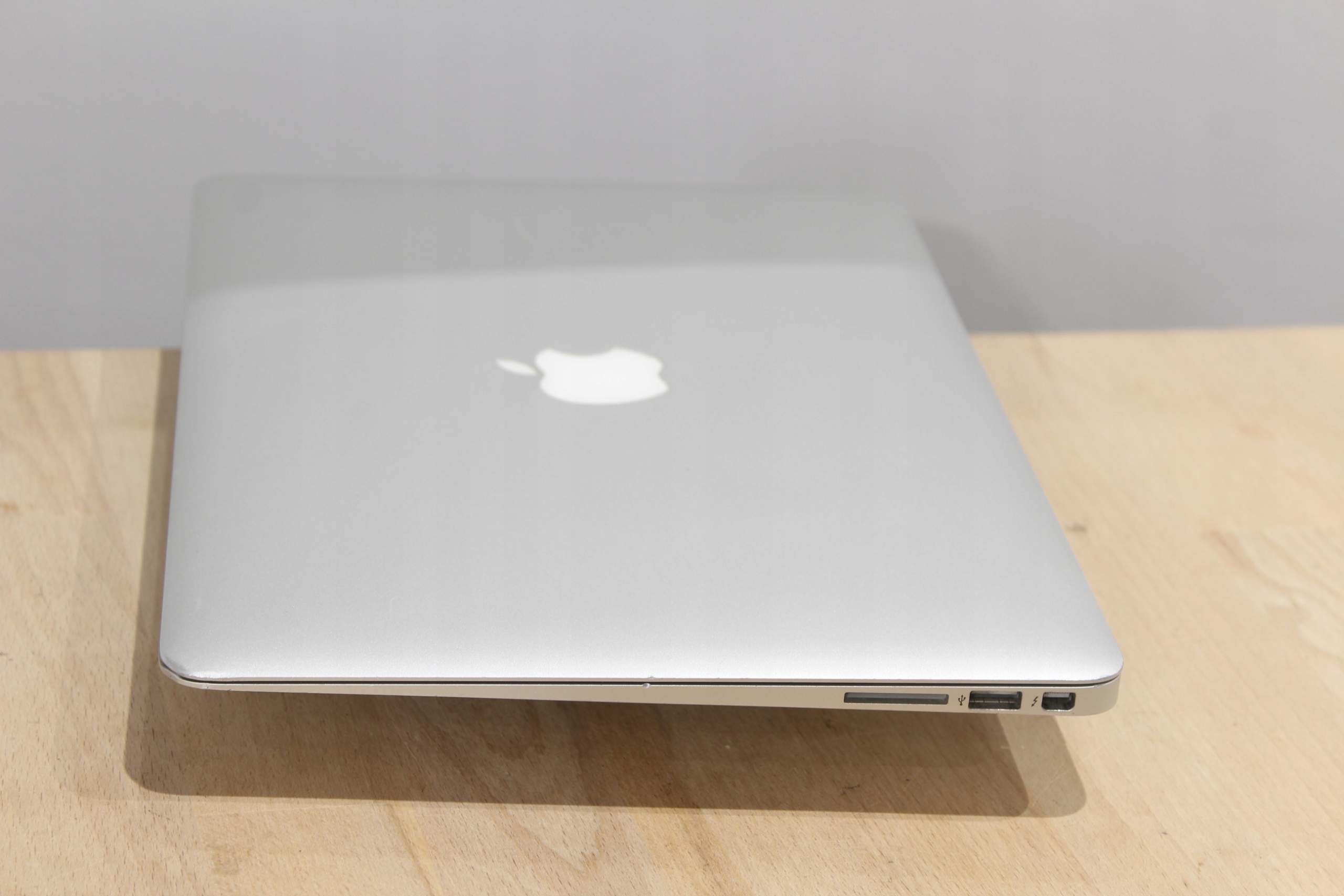 Apple MacBook Air A1466 13インチ Core i7 Apple MacBook Air 13