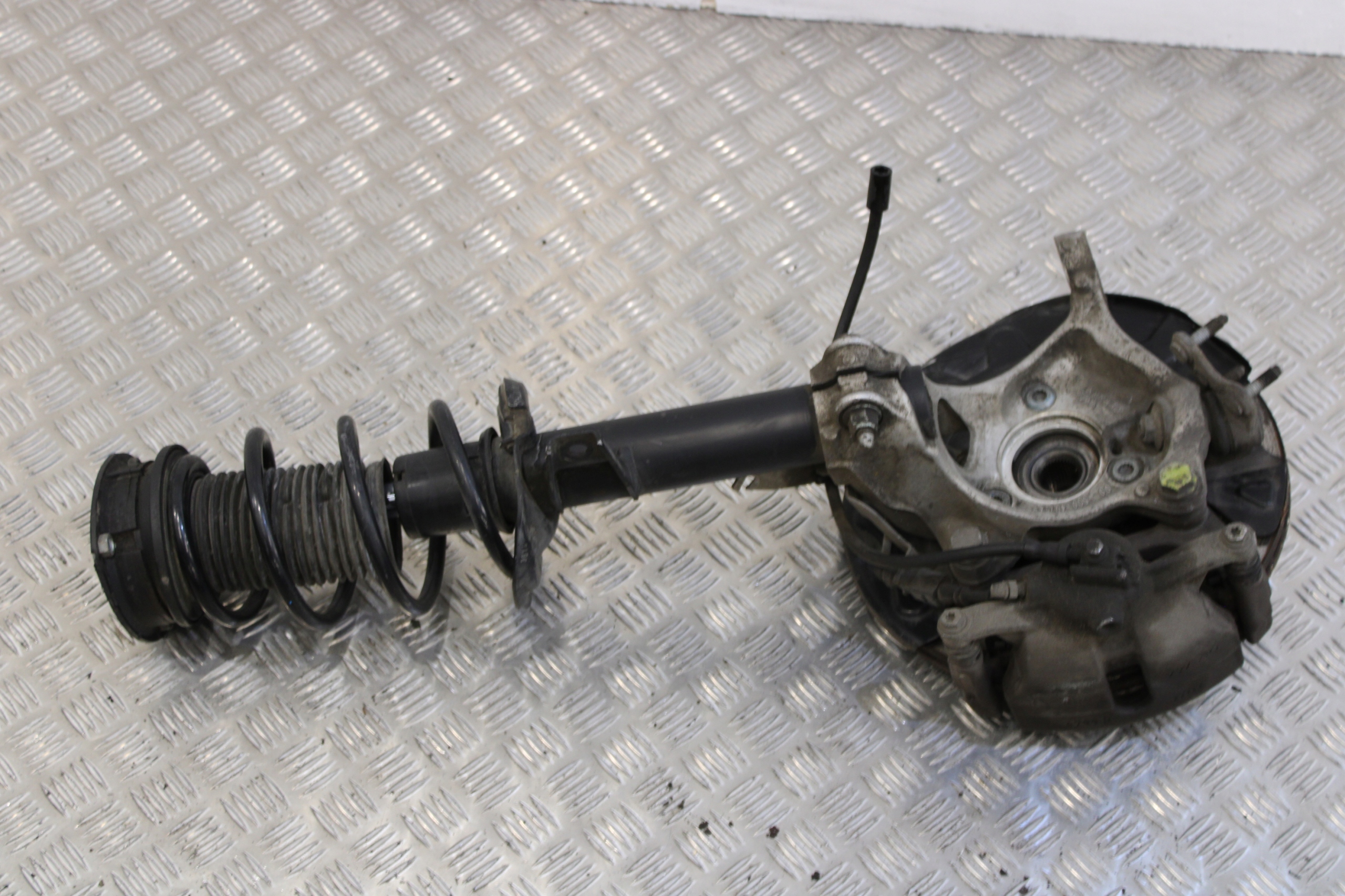 swing McPherson shock absorber right front 5Q0407258A VW PASSAT B8 3G0 3G9