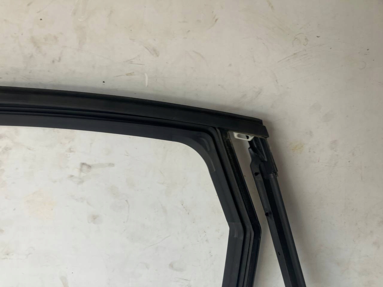 frame gasket upper door left rear part RENAULT ARKANA