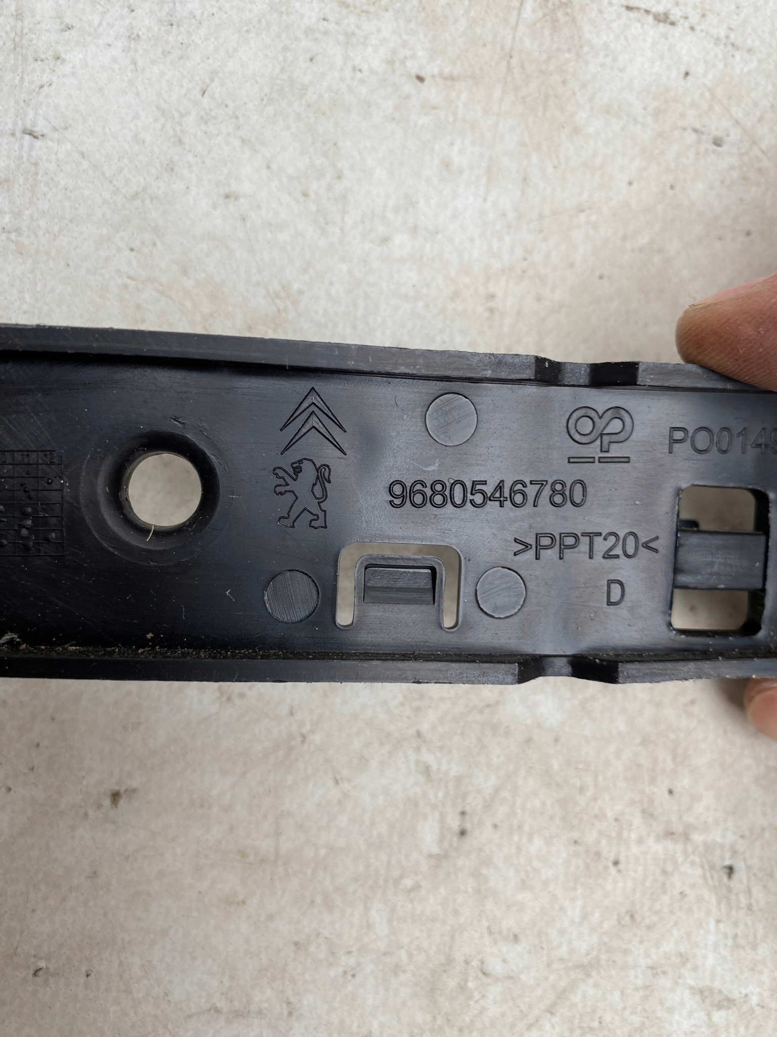 CITROEN BERLINGO PEUGEOT PARTNER 3 II 08- bumper bracket right front