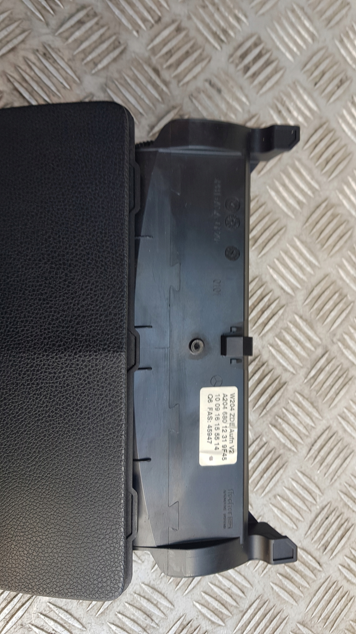 MERCEDES W204 Bildschirm Handschuhfach A2046801231