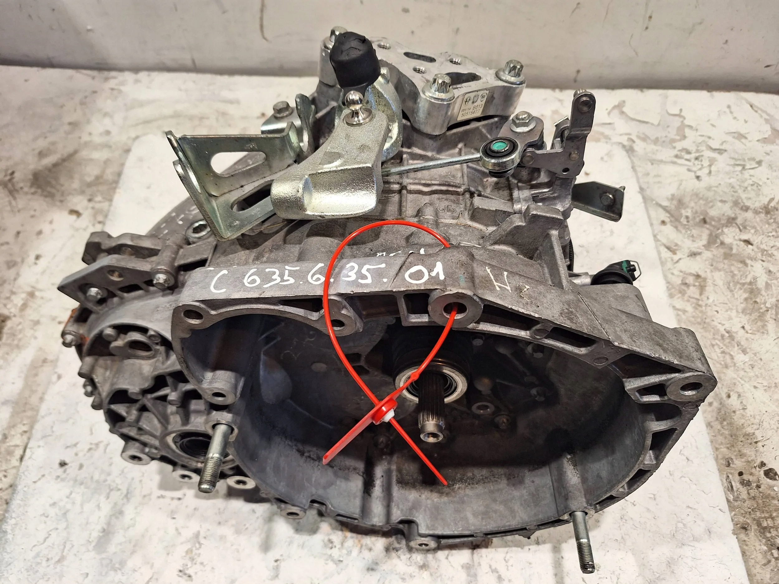 Коробка biegow C63563501 Opel Combo D 1.6 CDTI05km 10-