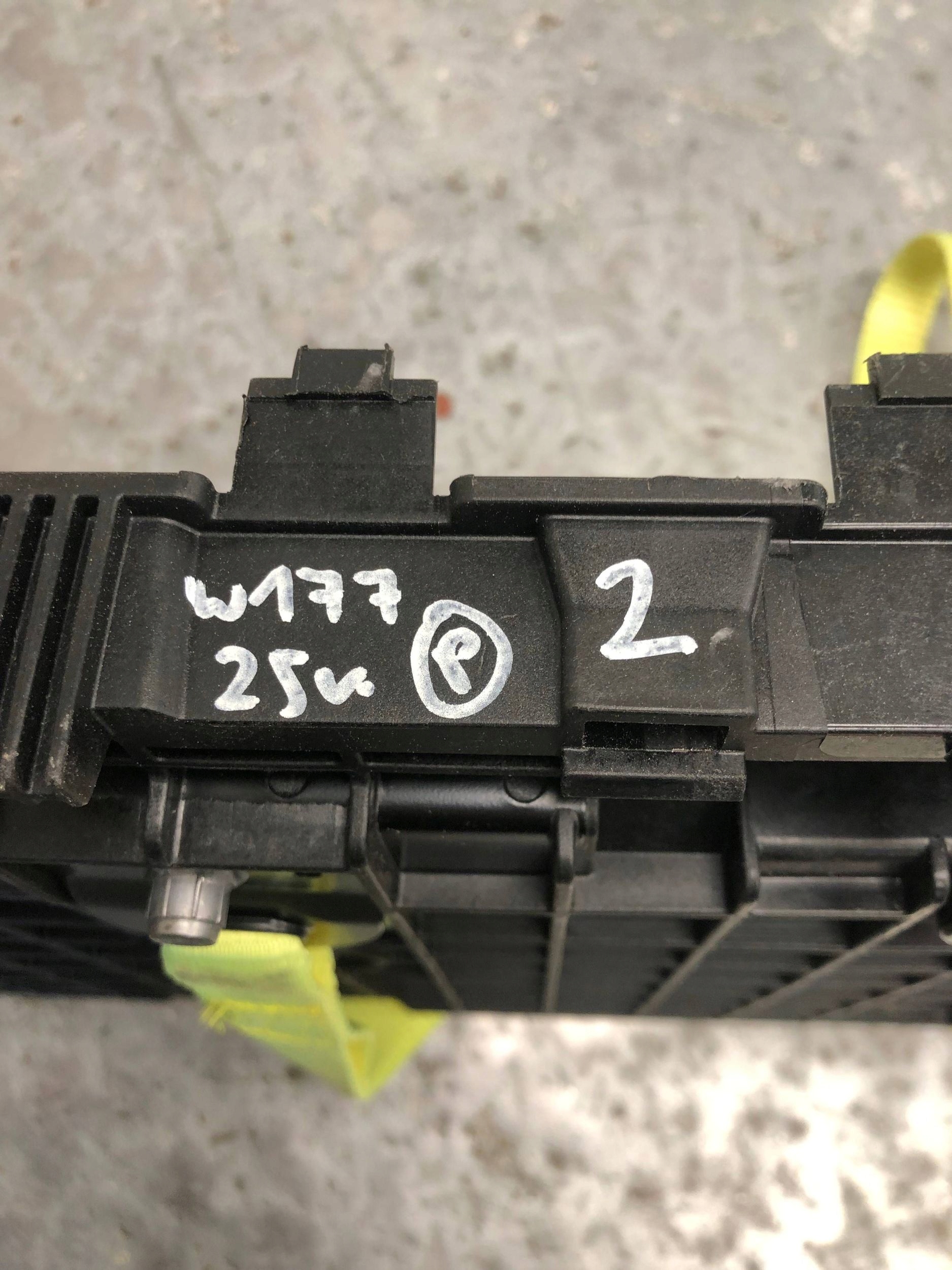 držač akumulatora MERCEDES W177 A1776204701