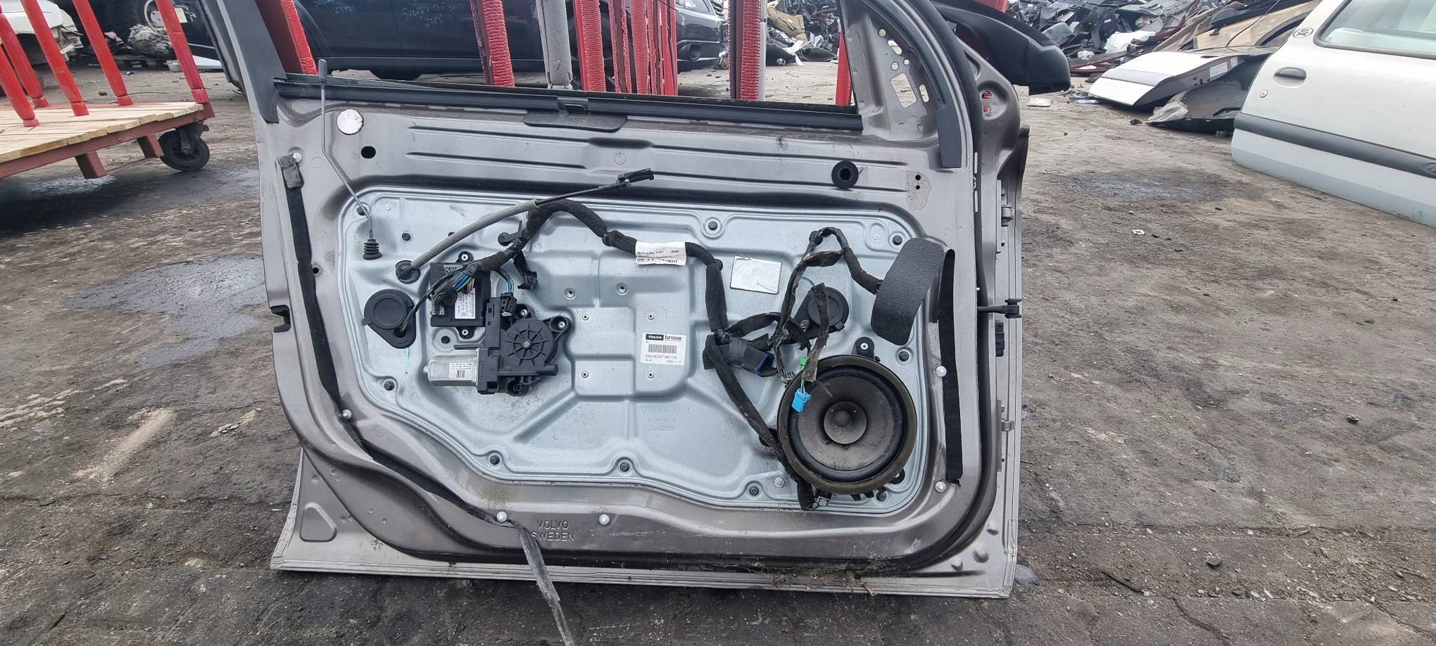 door left front 47200 OYSTER GREY PEARL VOLVO V70